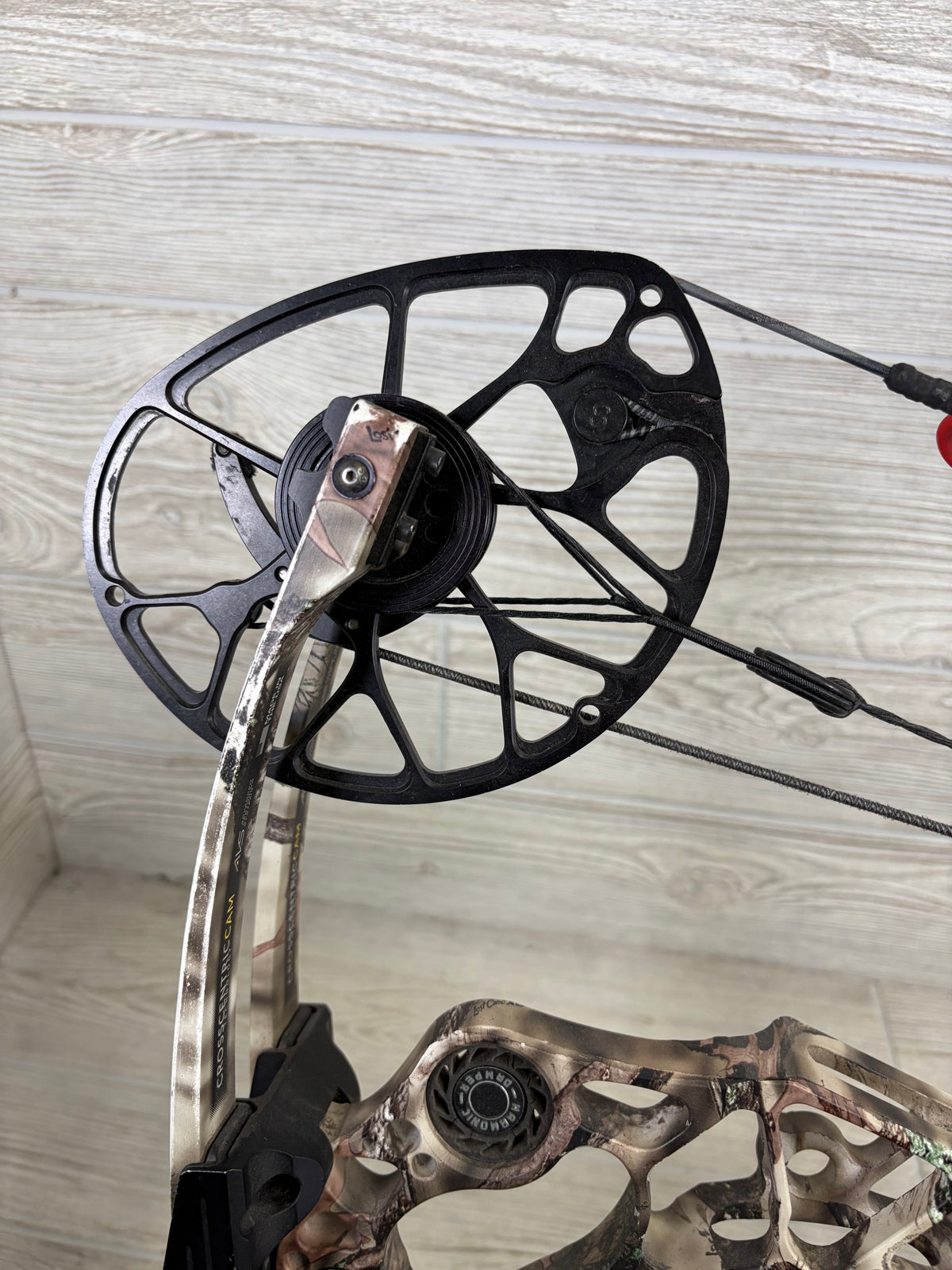 Used Mathews Halon 6 Right Handed 28/70 with Rest