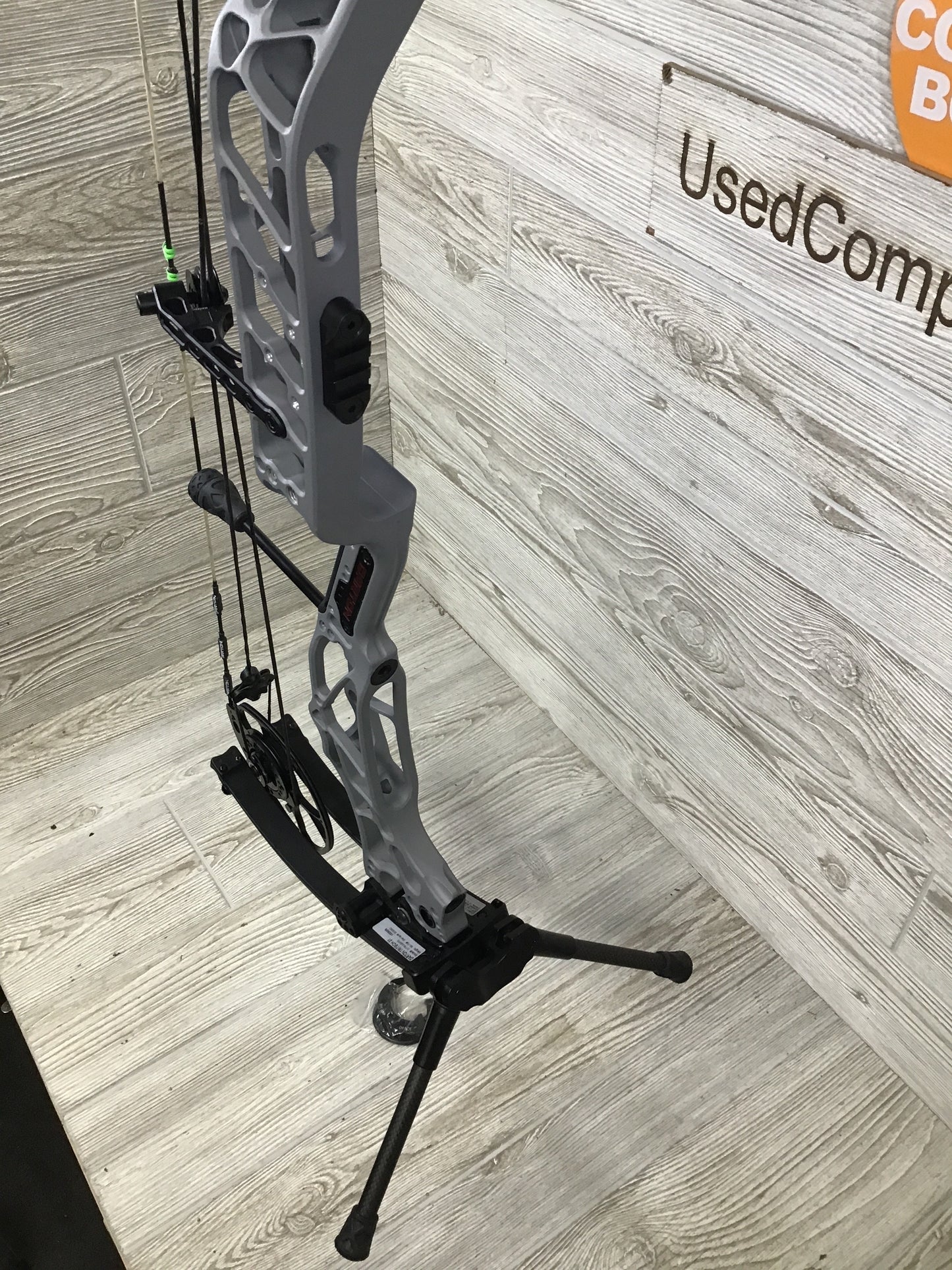 Used Darton Tritech 31 Right Handed Stone Grey W/ Limb Legs