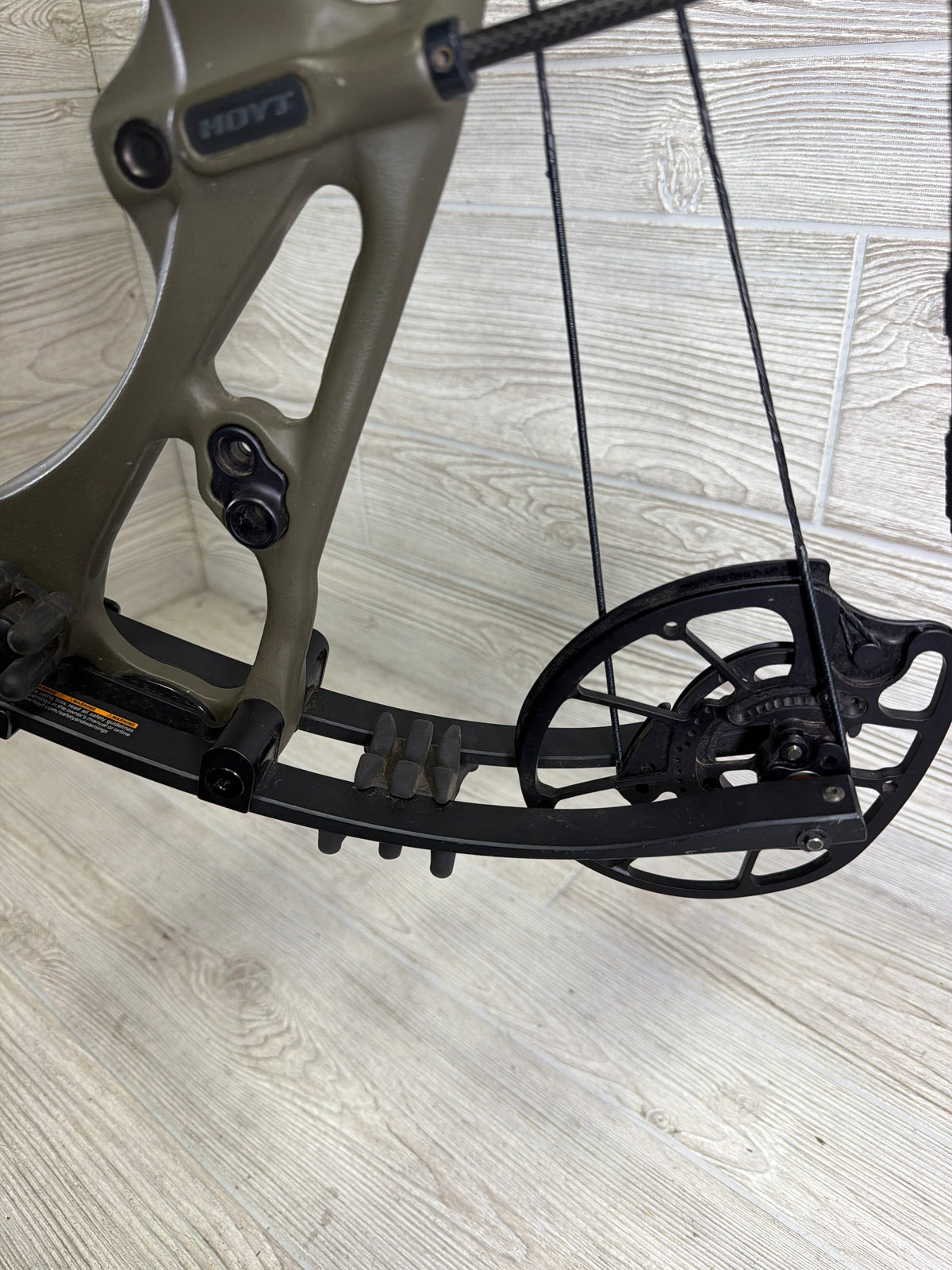 Used Hoyt RX-7 Right Hand 60-70# Wilderness 29"