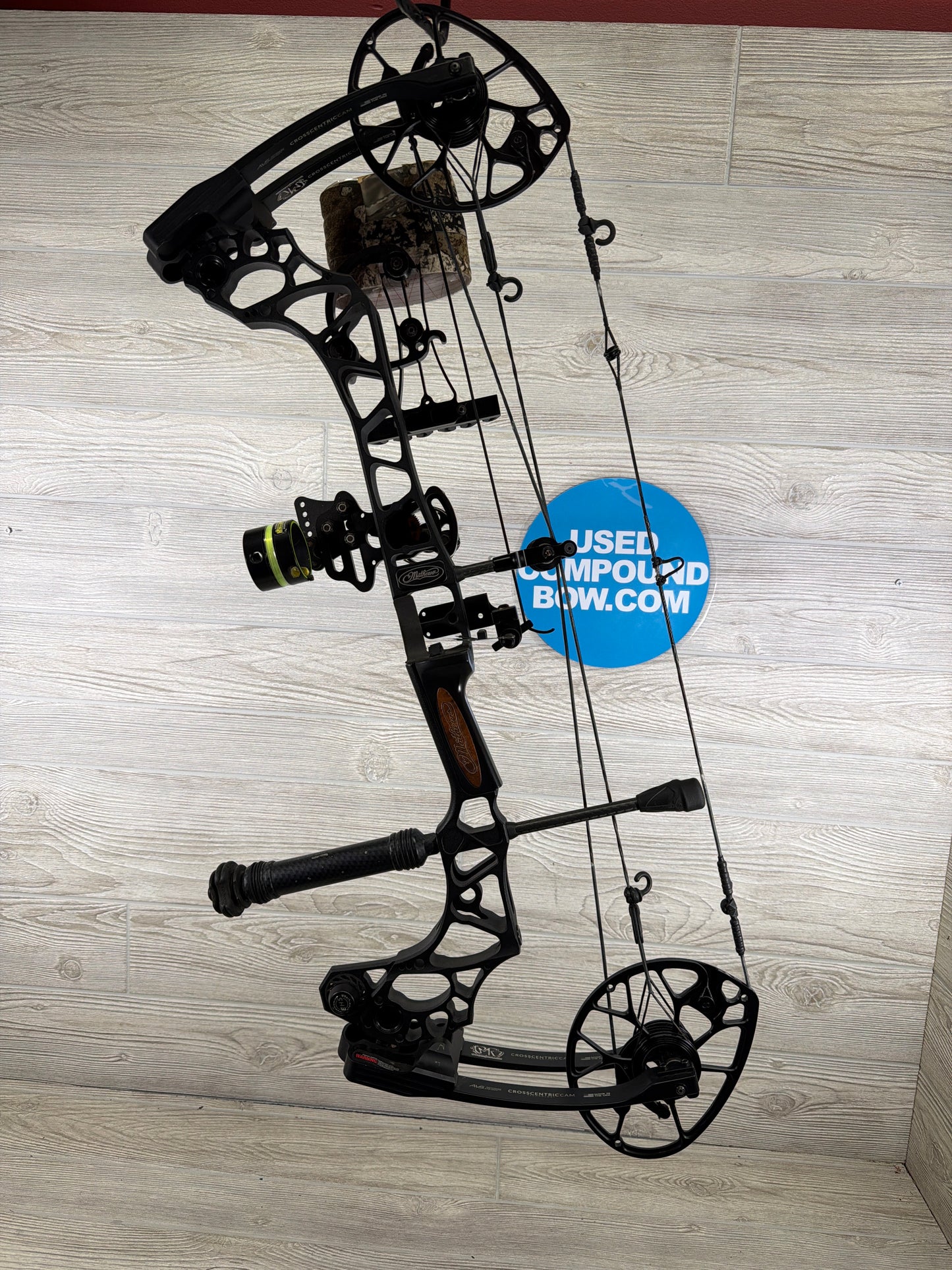 Used Mathews Triax 28.5" 70lb Black Bow Pkg