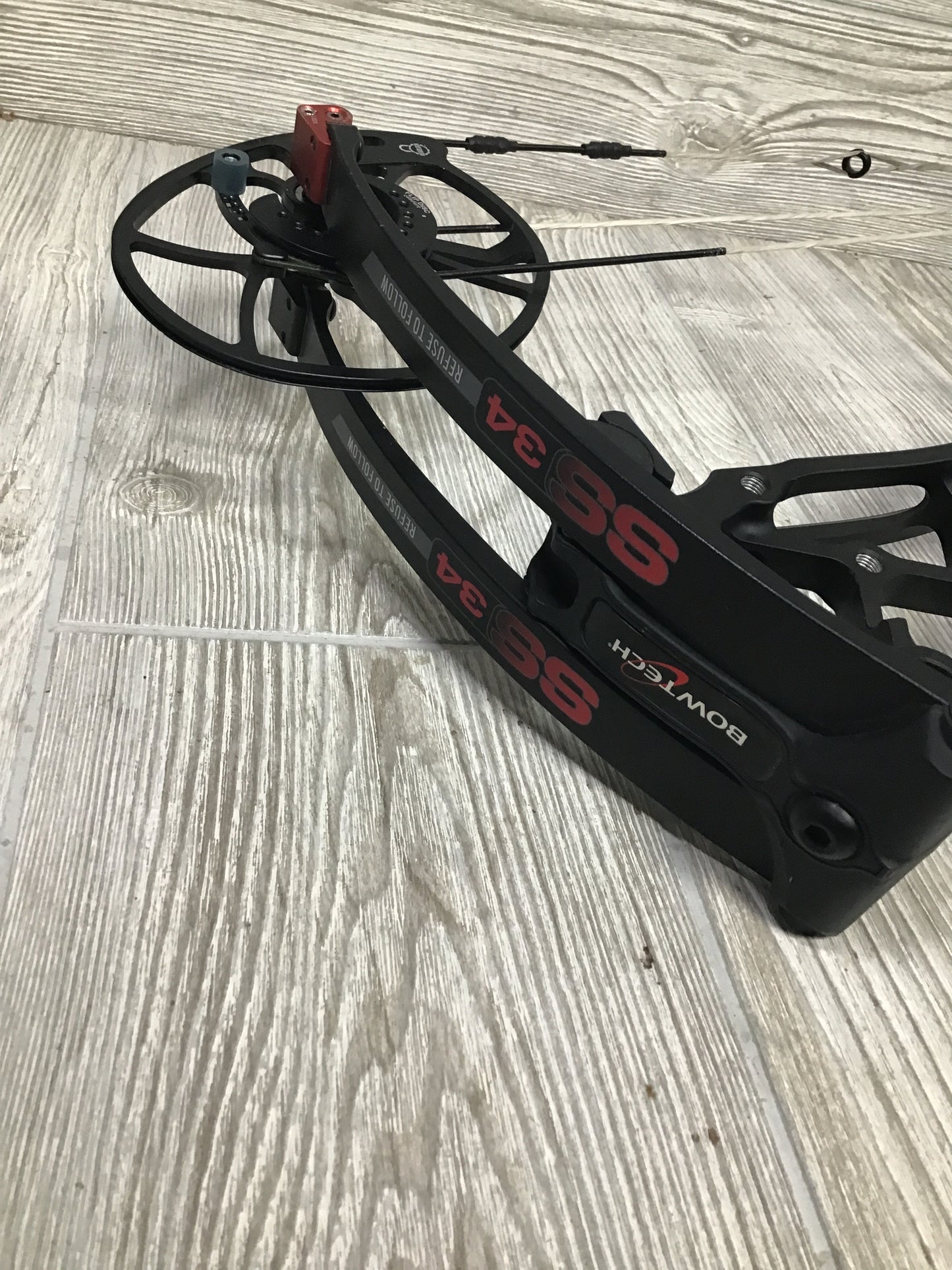 Used Bowtech SS34 Black LH Package 26-31.5 60-70#
