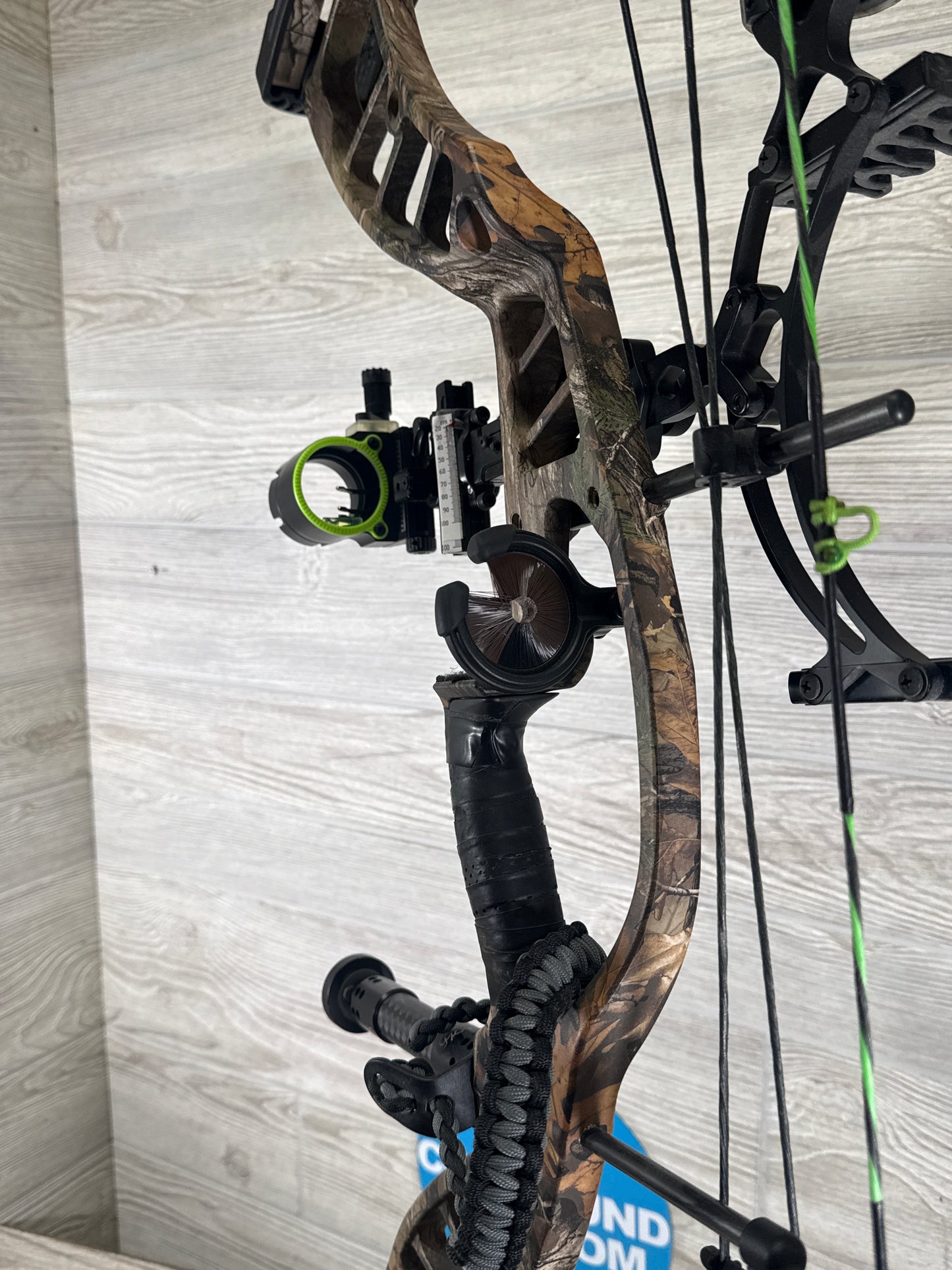 Used Hoyt Powermax RH Realtree Bow Package