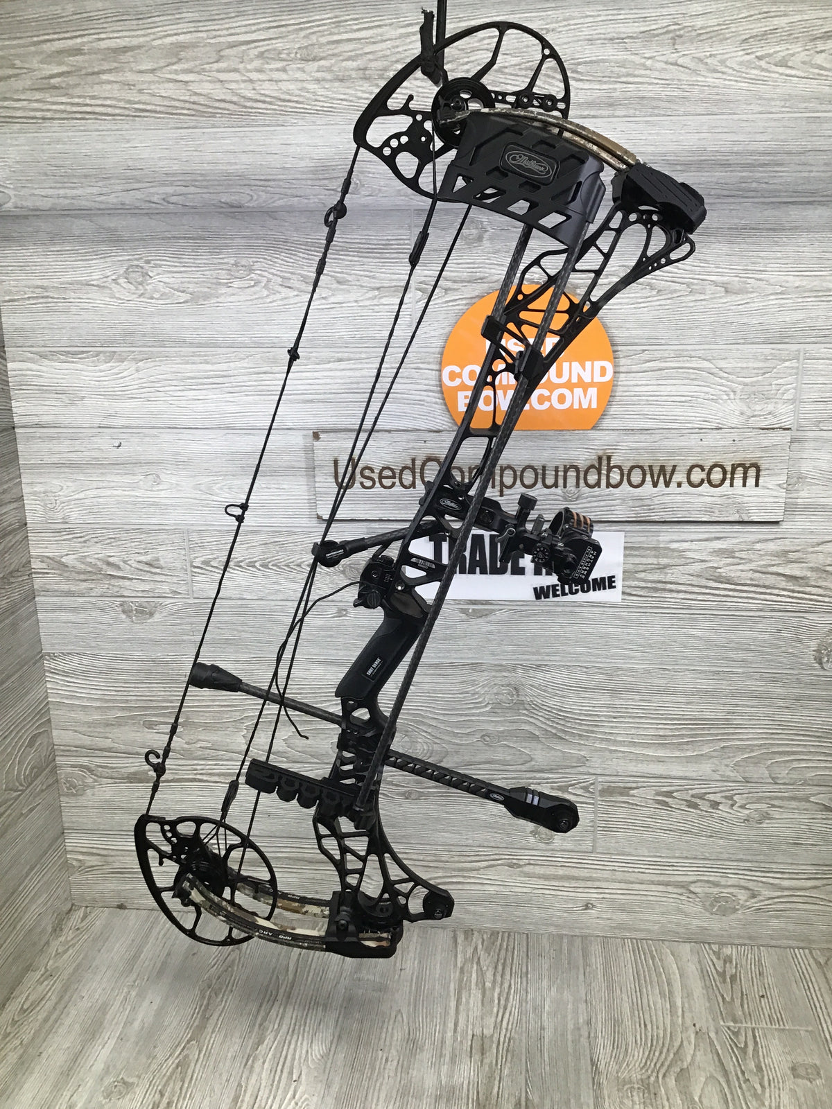 Used Mathews Lift X 29.5 Right Hand 29"/70# Black Riser/First Lite Limb Loaded pkg