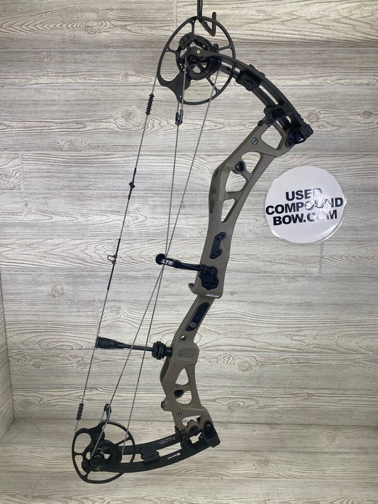 Used Elite Eon Carbon Sienna Brown RH 70lbs bow only