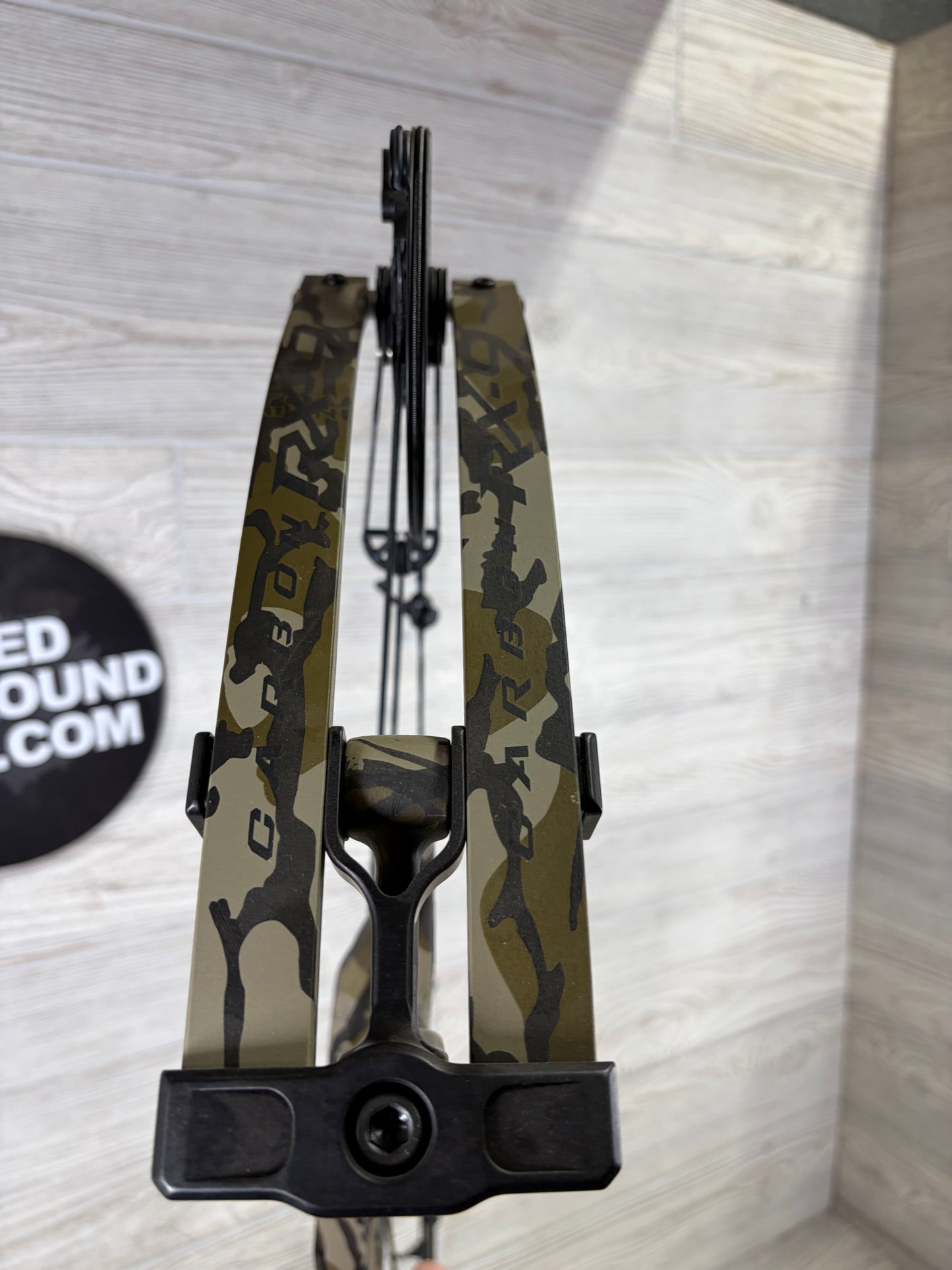 Hoyt RX-9 Ultra Right Handed 60-70# 29" Bottomlands