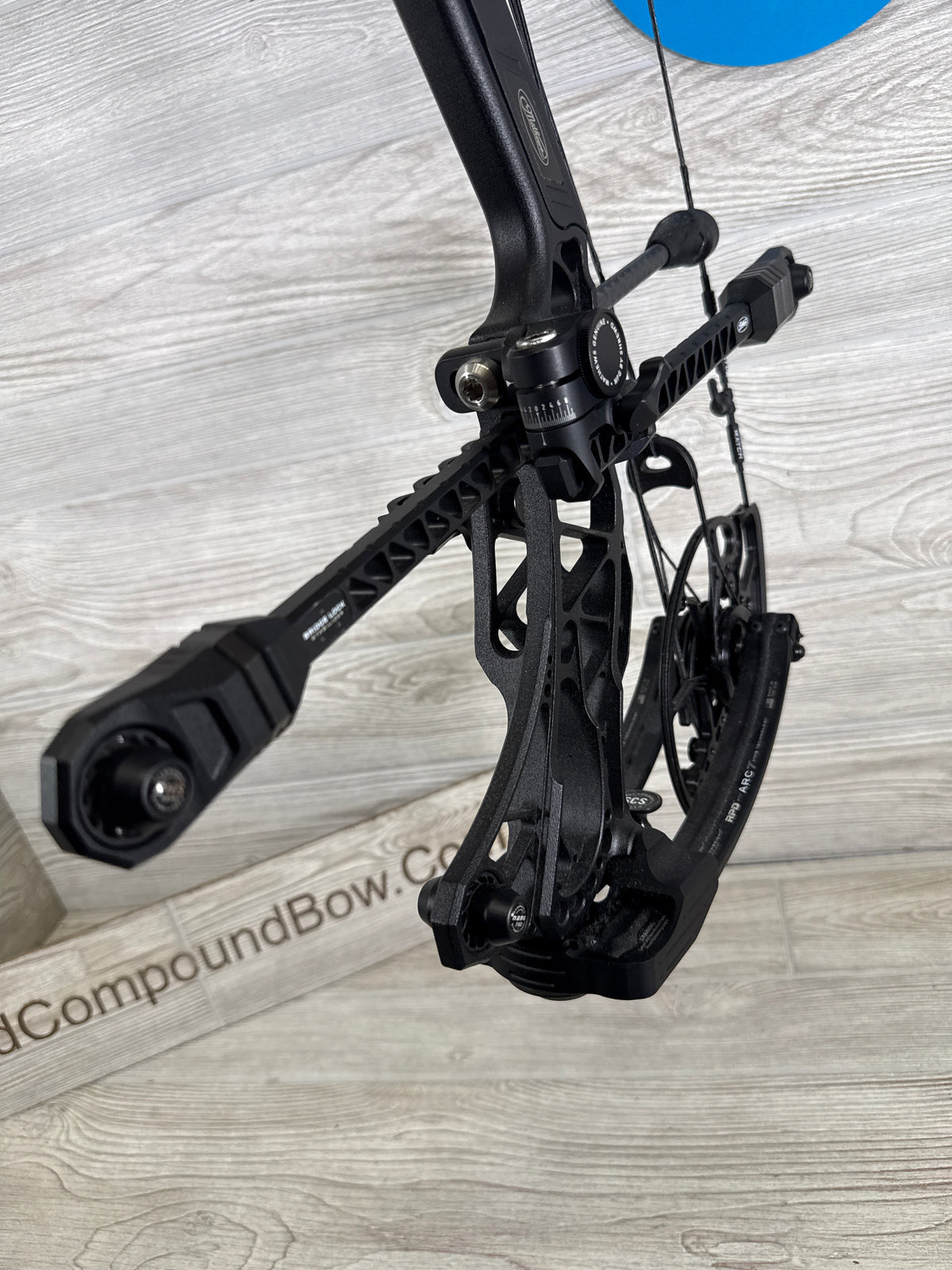 Used Mathews Lift RS Right, Handed, Black, Light Limb Bow Package