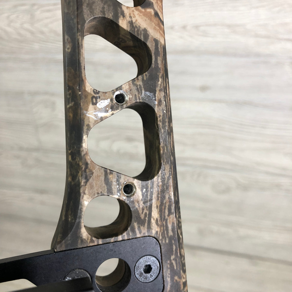 Used Mathews Legacy Right Handed 30" 70lb