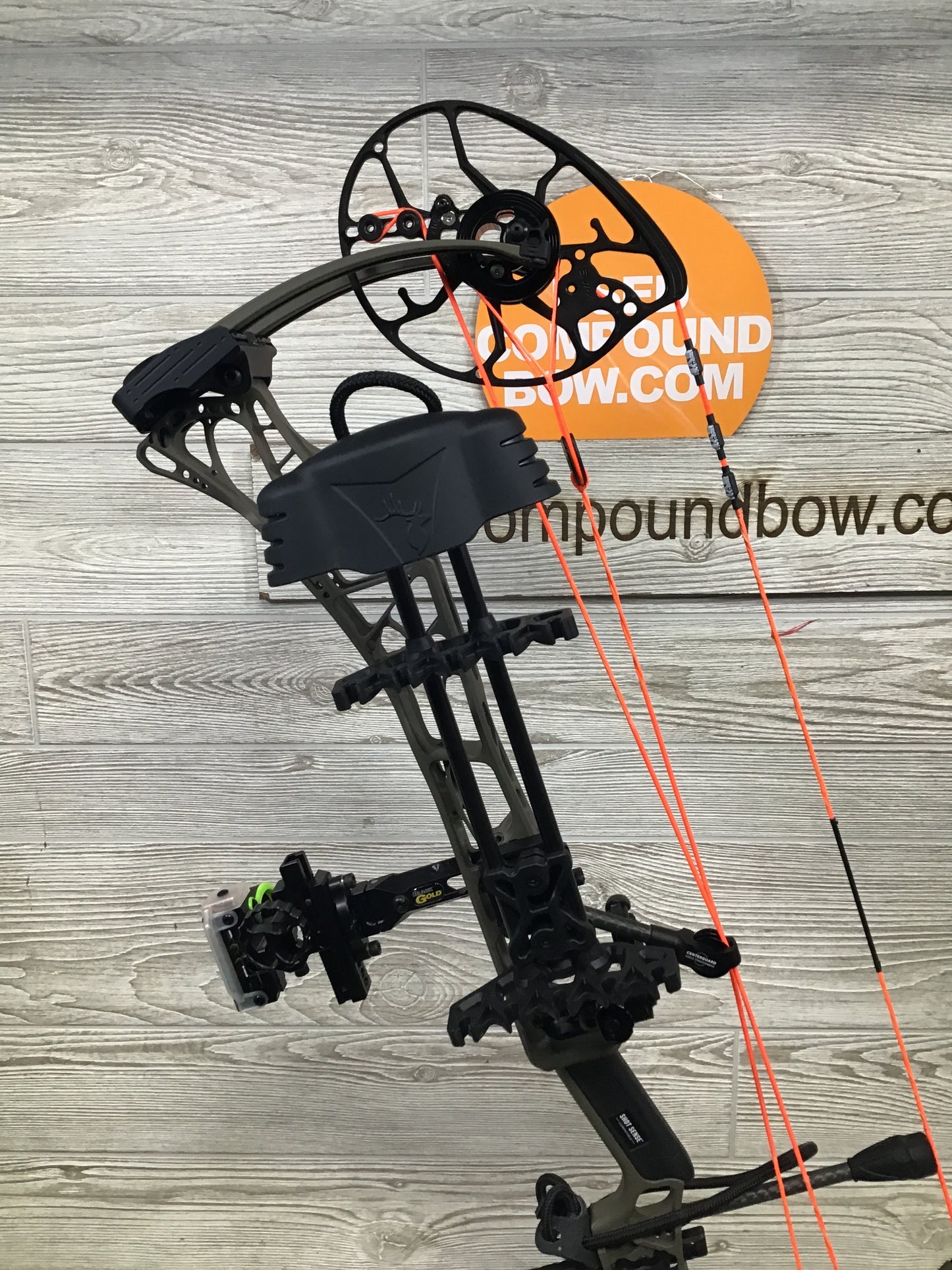 Used Mathews Lift 29.5 Green Ambush Left Handed 30/60# Package