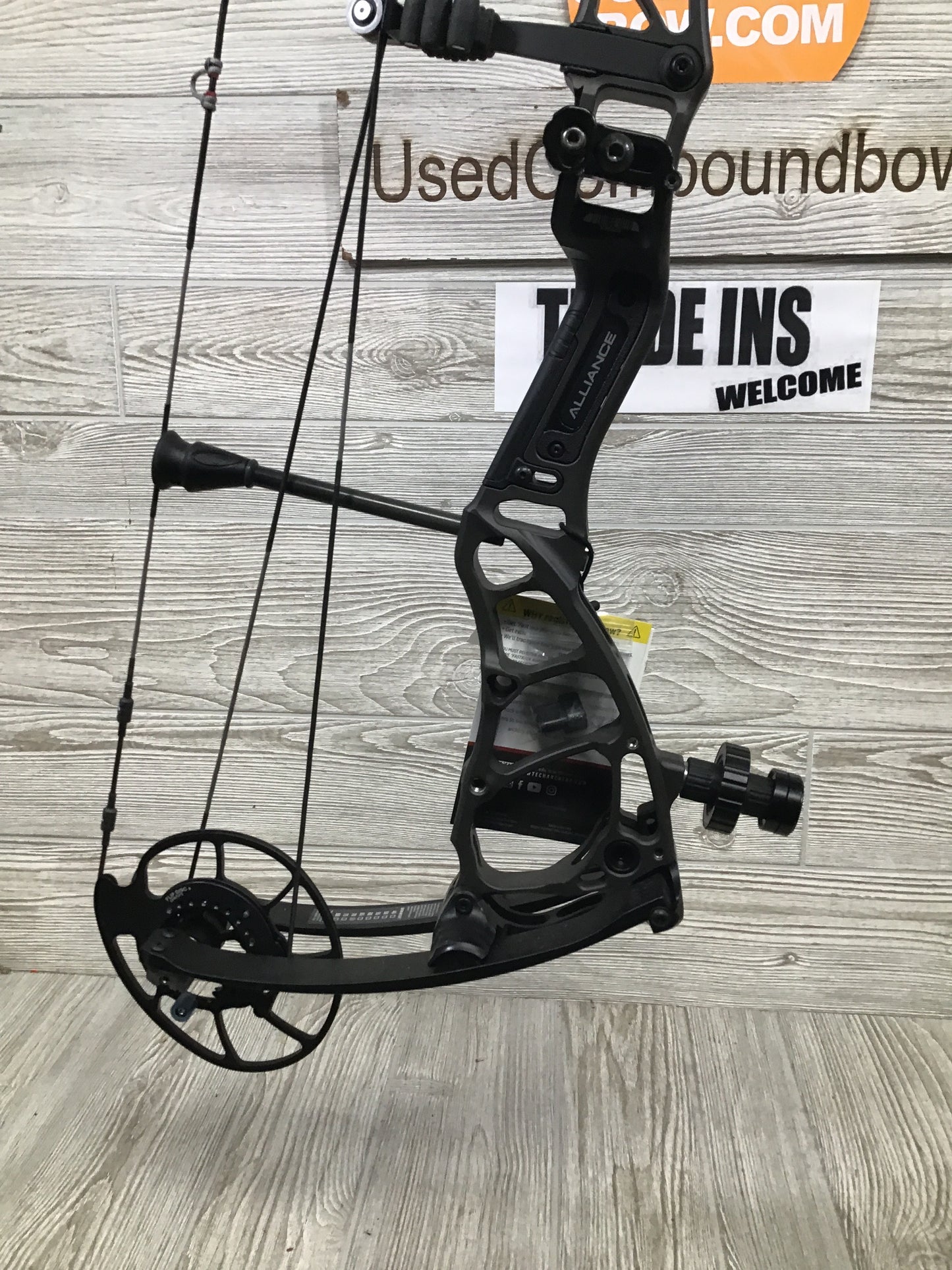 Used Bowtech Alliance 30.5 Right Handed 60-70# Stealth Gray