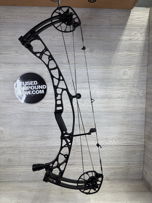 Used Hoyt Alpha X 33 Black 50-60# 26-31" Right Handed