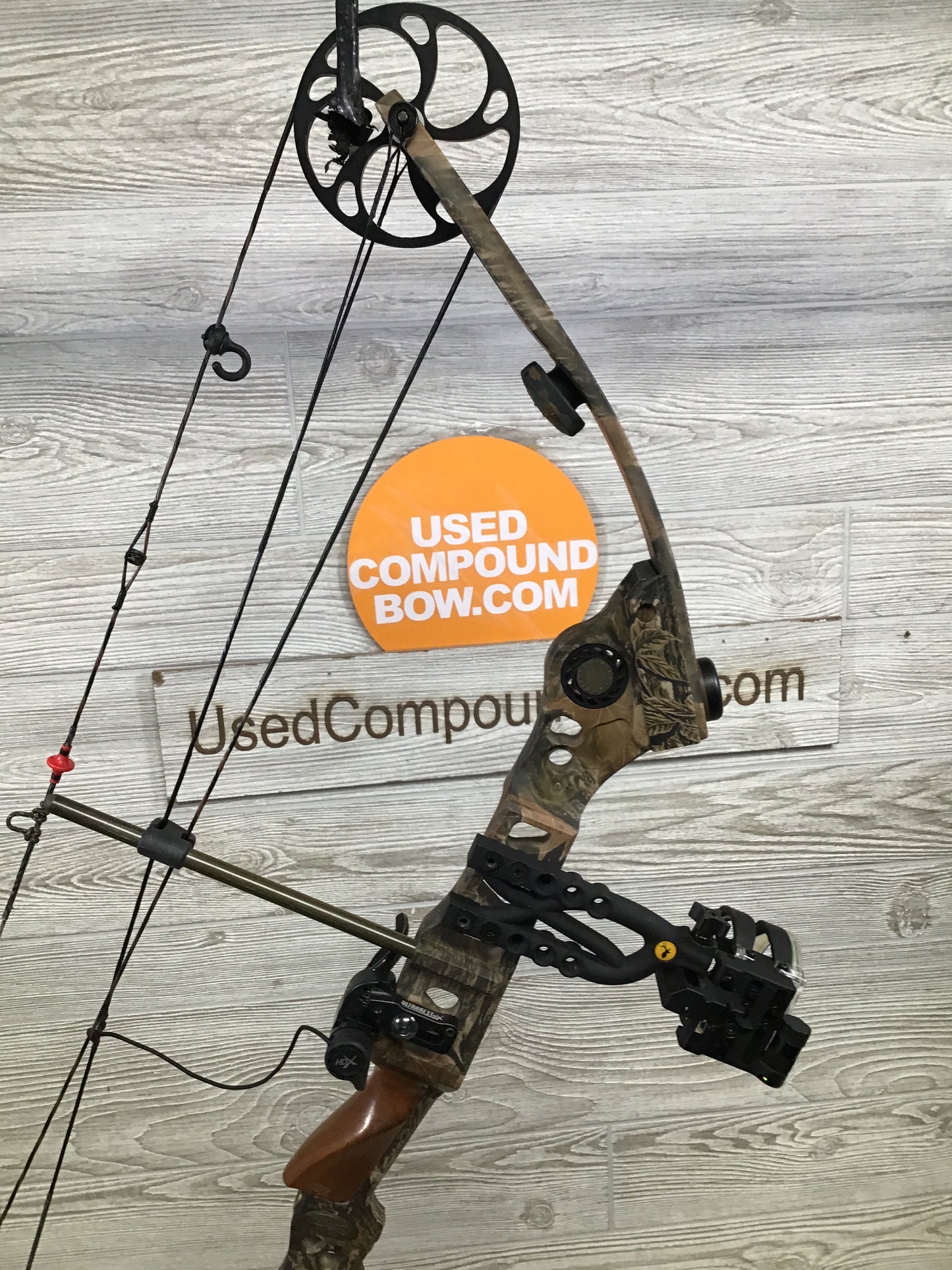 Used Mathews SQ2 Right Handed 28" 70lb Realtree package