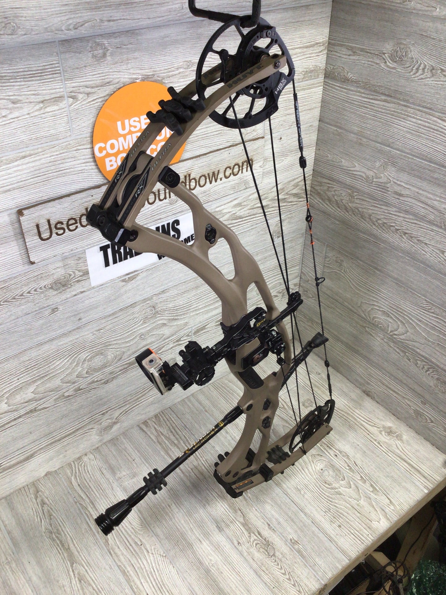 Used Hoyt RX-7 Ultra Left Hand buckskin 28.5/60-70# Package
