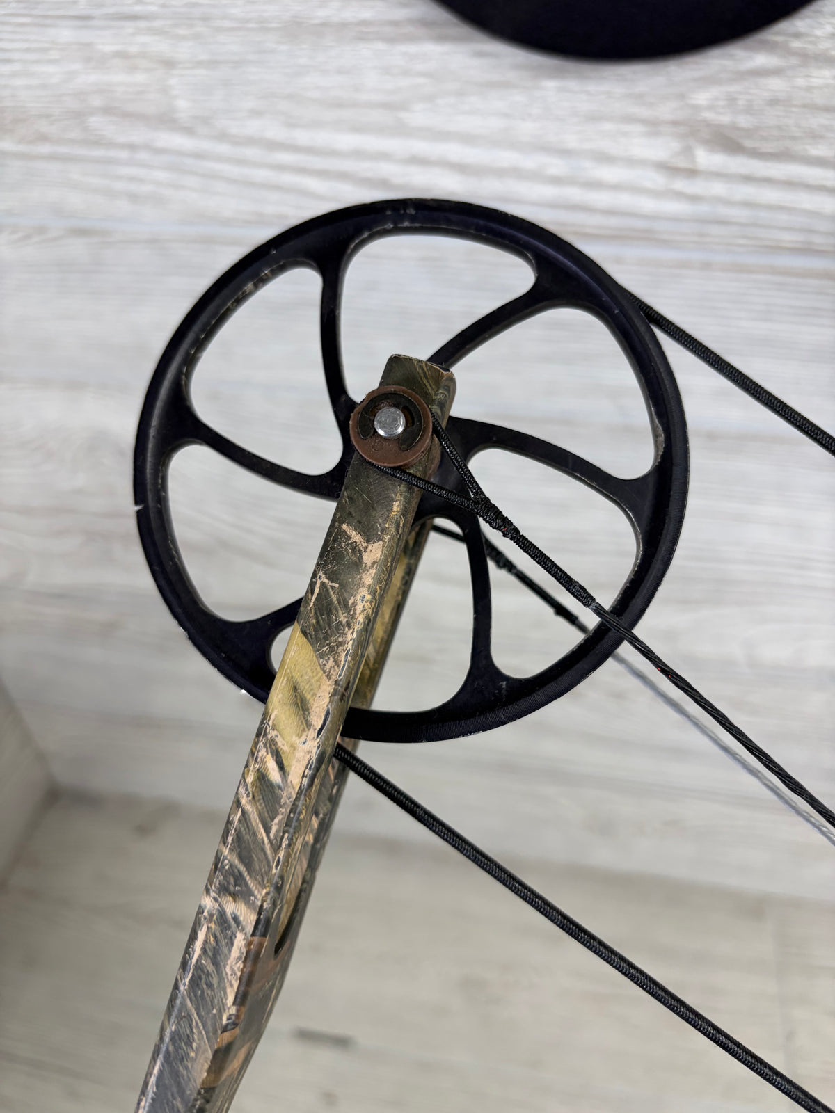 Used Parker Trailblazer XP Right Handed 29" 60-70lb carp setup