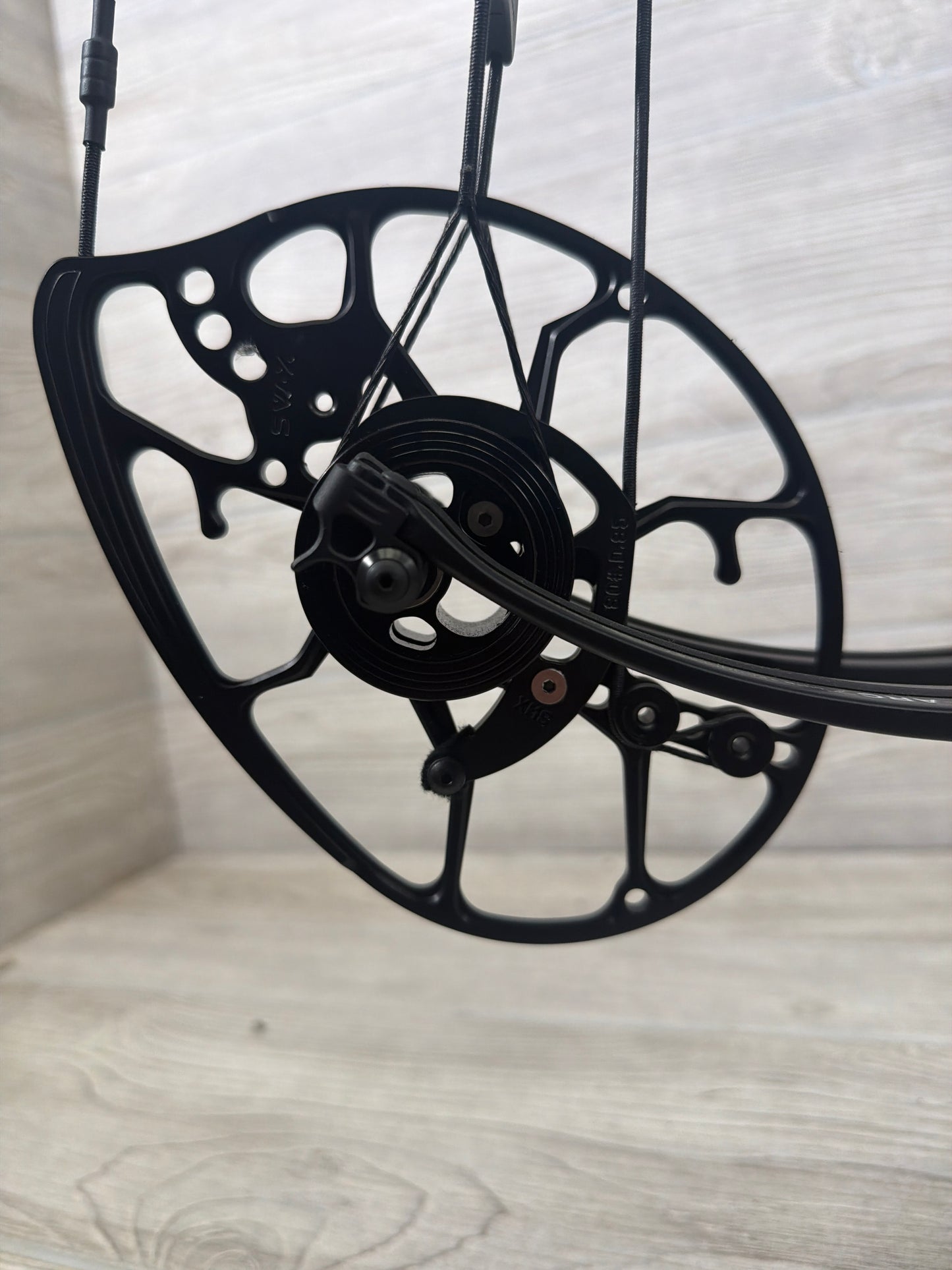 Used Mathews LIFT X 33 80lb 30" Right Hand Black Bow Package (Axcel Achieve XP sight/Hamskea Epsilon Rest)