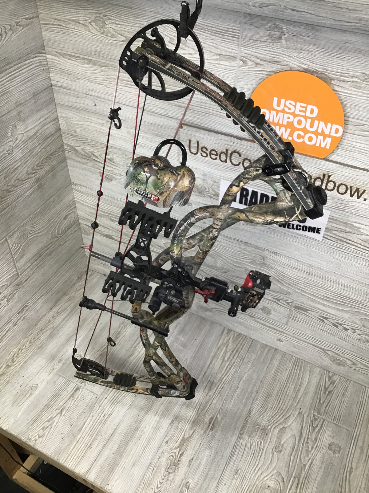 Used Hoyt Carbon Matrix 29" 70lb Right Hand Camo Bow Pkg