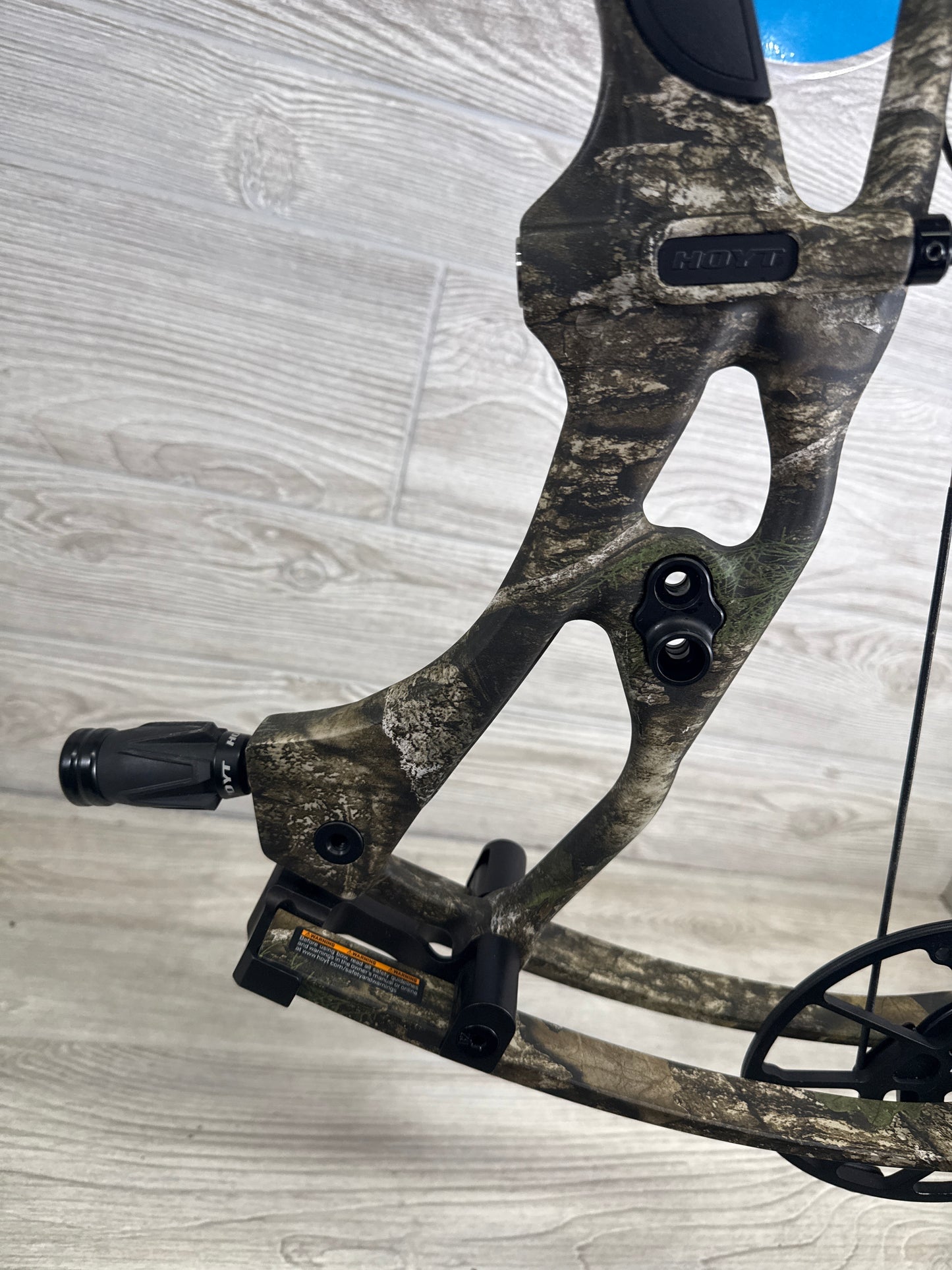Hoyt RX-9 Ultra-Right Handed 60-70# Realtree APX package