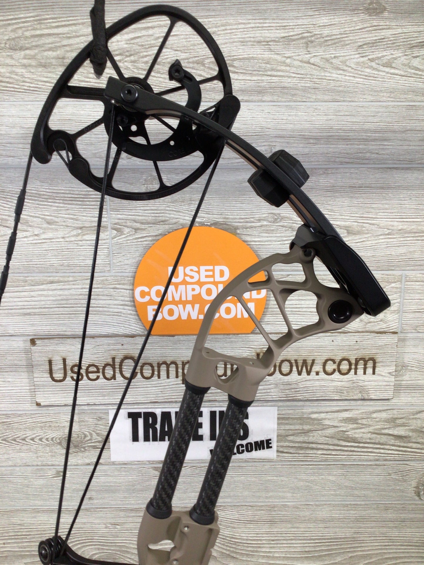 Prime Divide 35/7 Right Handed Terra 70/29" Bow