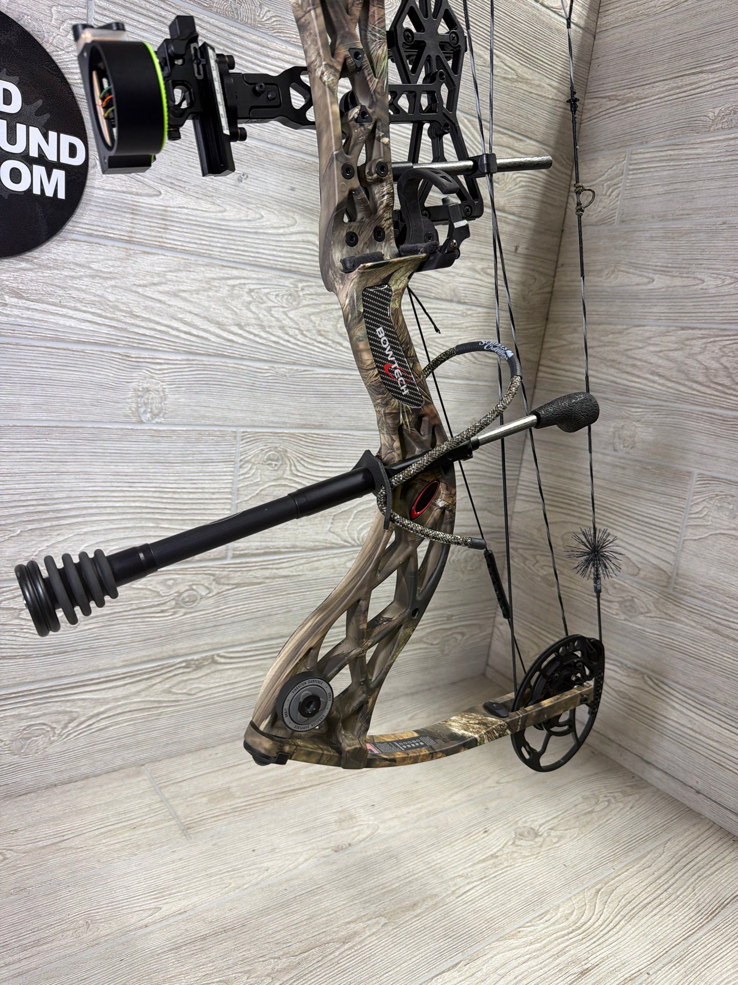 Bowtech Carbon Zion RH Camo Right Handed 60-70 25.5-30.5 PKG