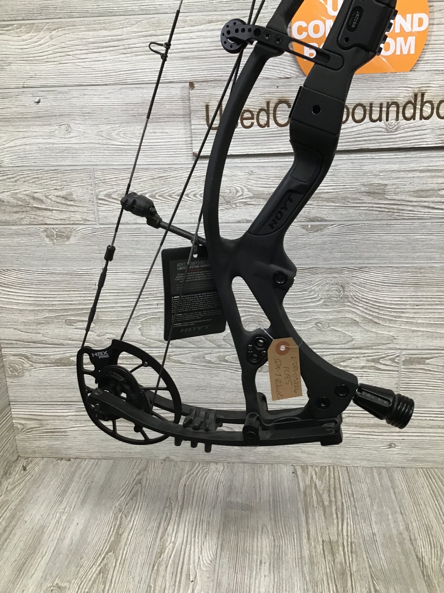 Hoyt RX-7 Right Hand 60-70# Black 25-30"