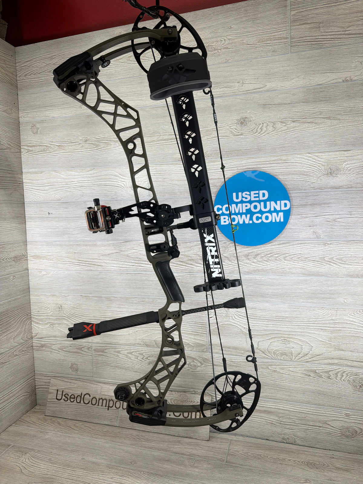 Used Mathews VXR 31.5 27.5" 60lb Left Hand Green Ambush Bow Pkg