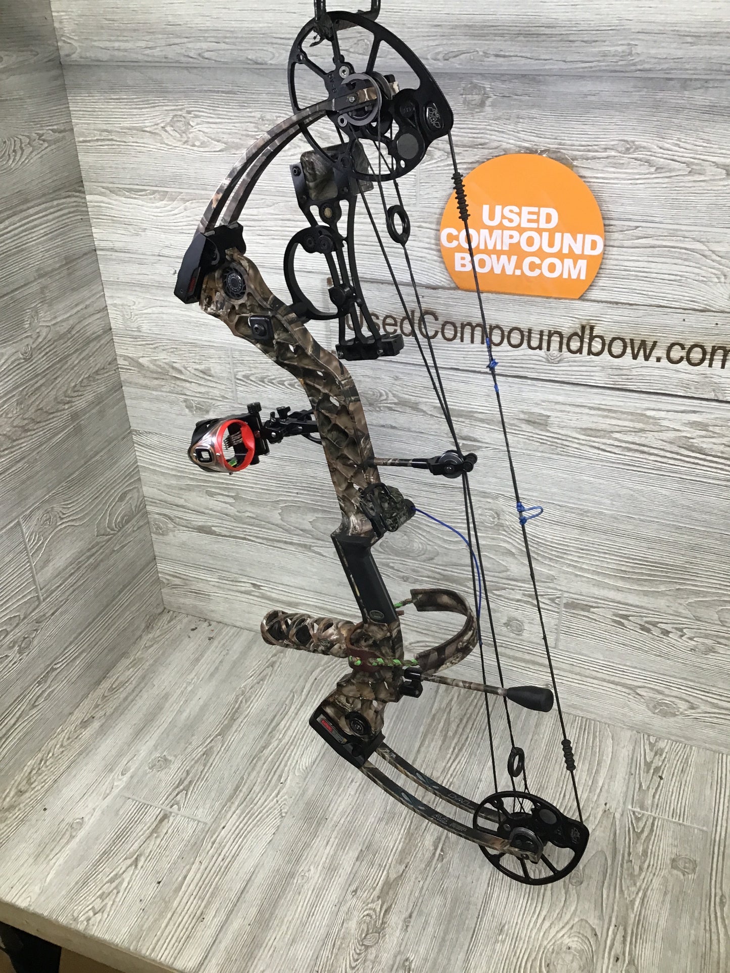 Used Mathews Chill 30/70 lost camo Package Right Handed