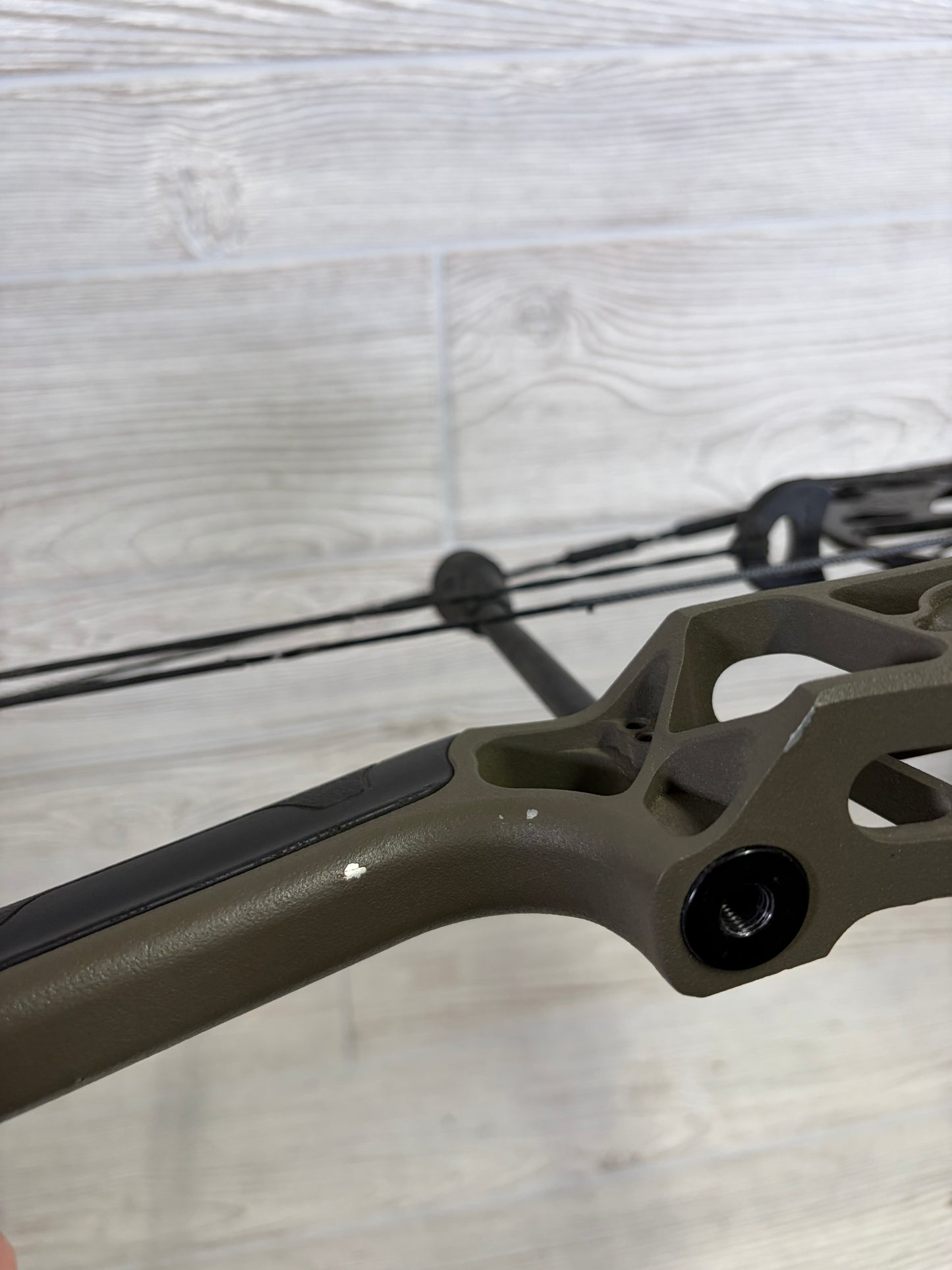 Used Mathews V3 27 Left Hand Ambush Green Bow