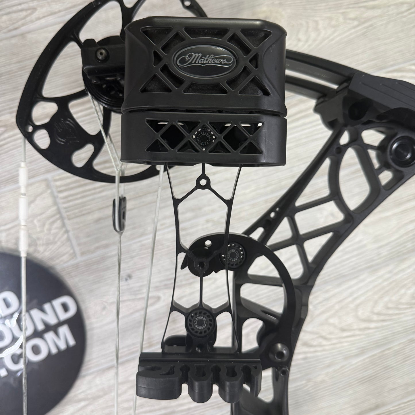 Used Mathews VXR 31.5 Black RH 30" 70lbs