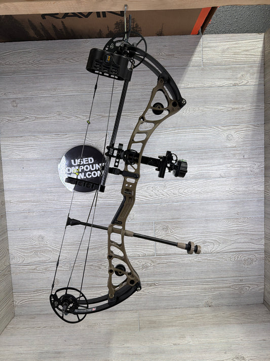 Used Bowtech Virtue Right Hand OD Green 60-70lb Bow Package