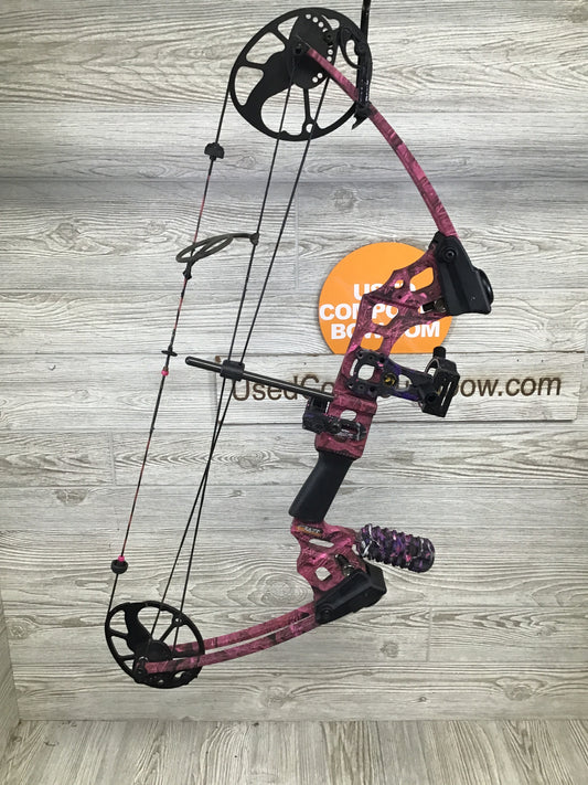 Mission Craze Pink Camo Right Handed Bow PKG