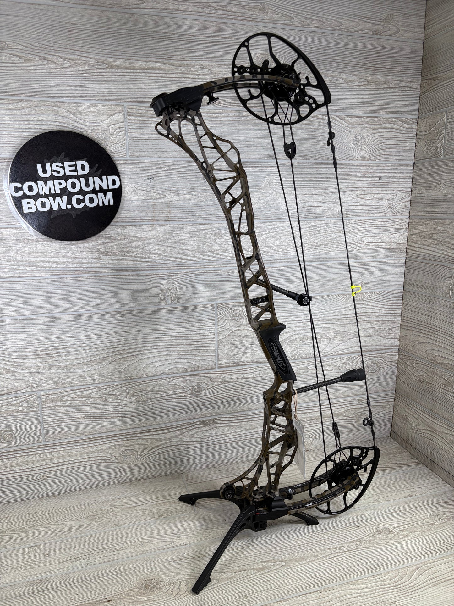 Used Mathews Lift 29.5 Mossy Oak Bottomlands Right Hand