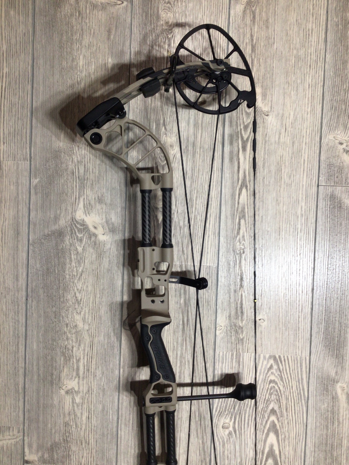 Prime Form 34 RH 70# 30.5" Ridge Rock