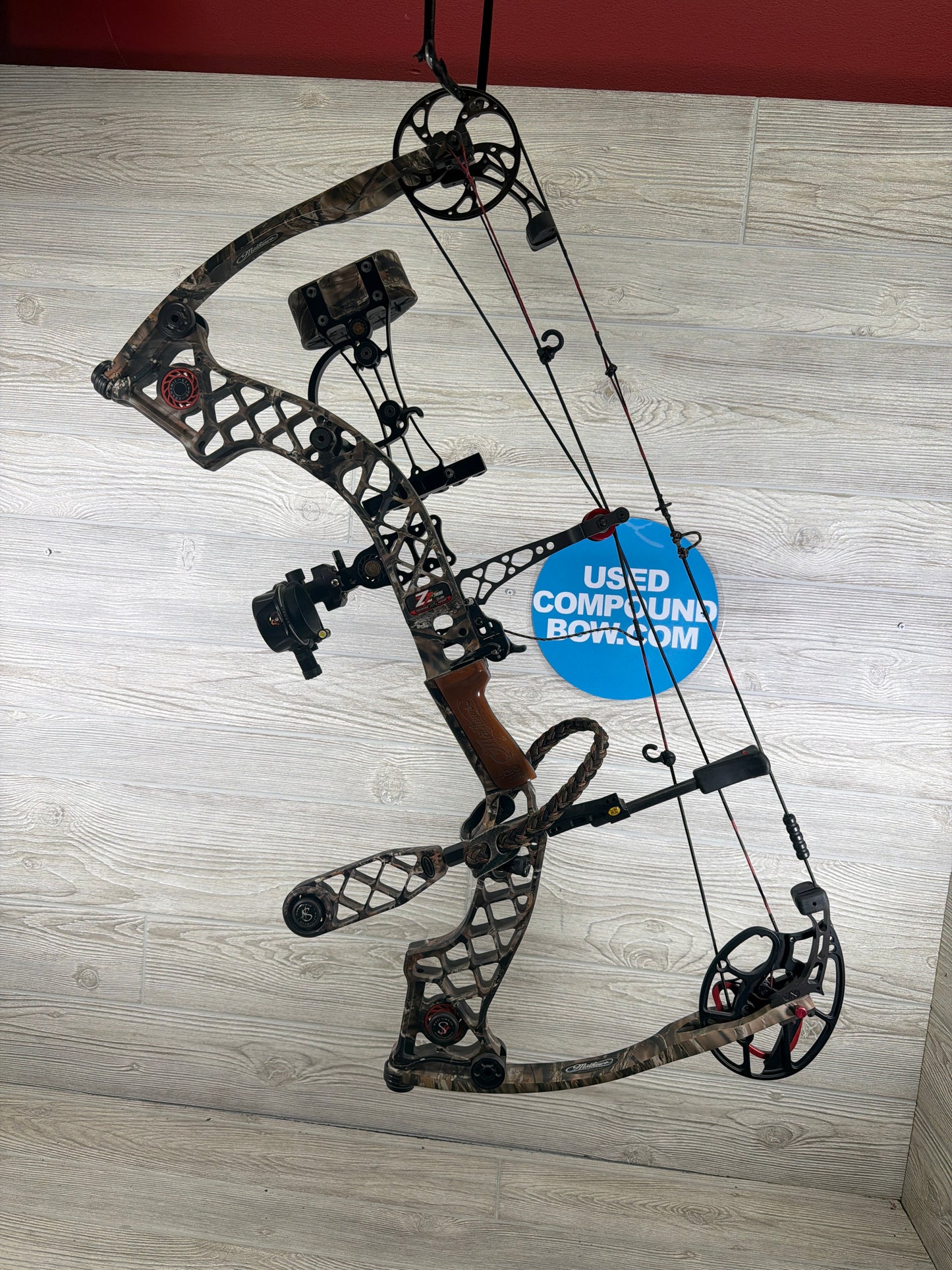 Used Mathews Z7 Xtreme 29" 70lb Camo Bow Pkg