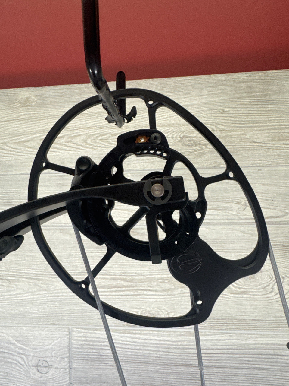 Elite Omnia Right Hand 70lb OD Green