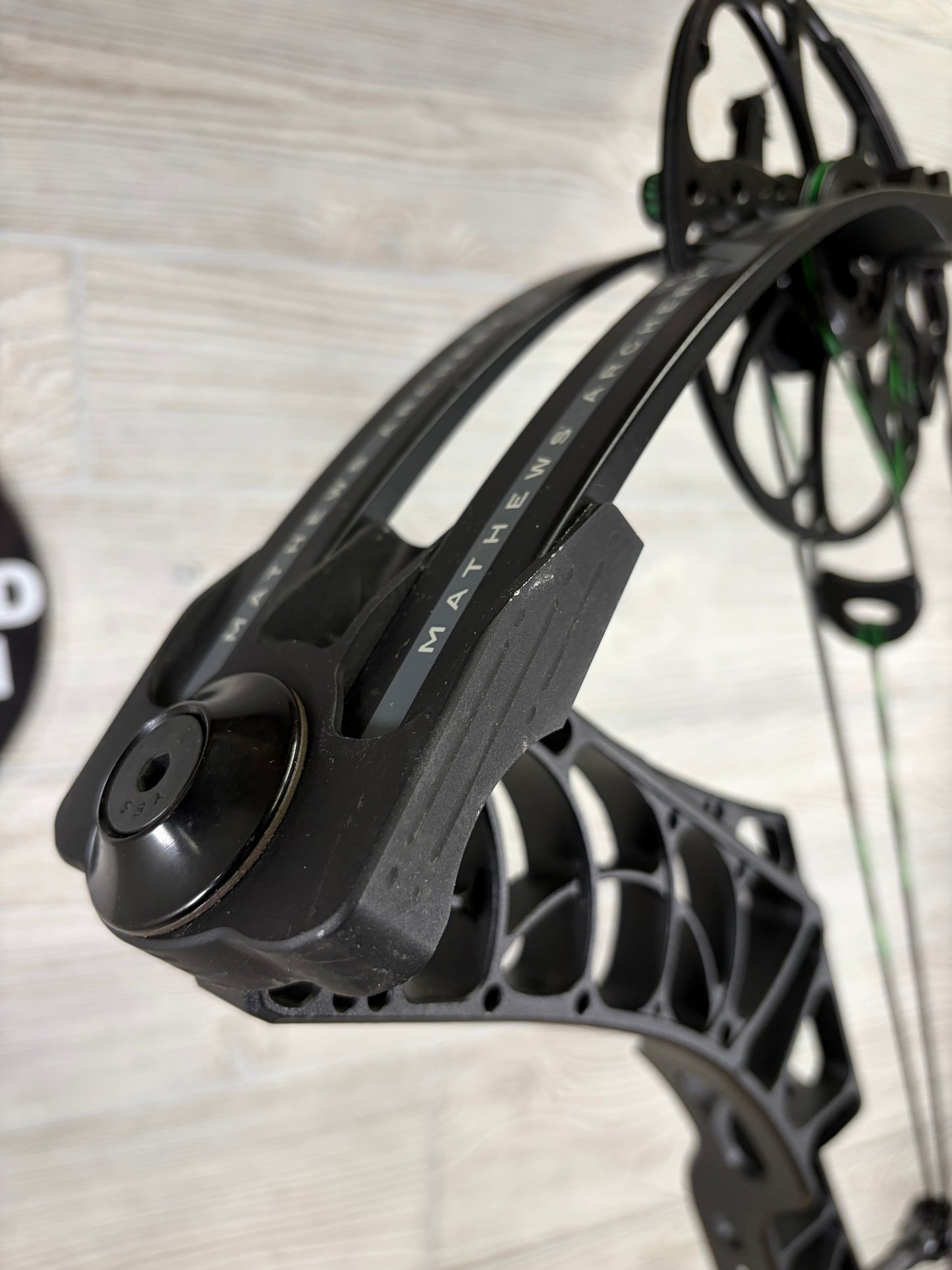 Used Mathews V3 31 Right Hand Black 29" 75lb