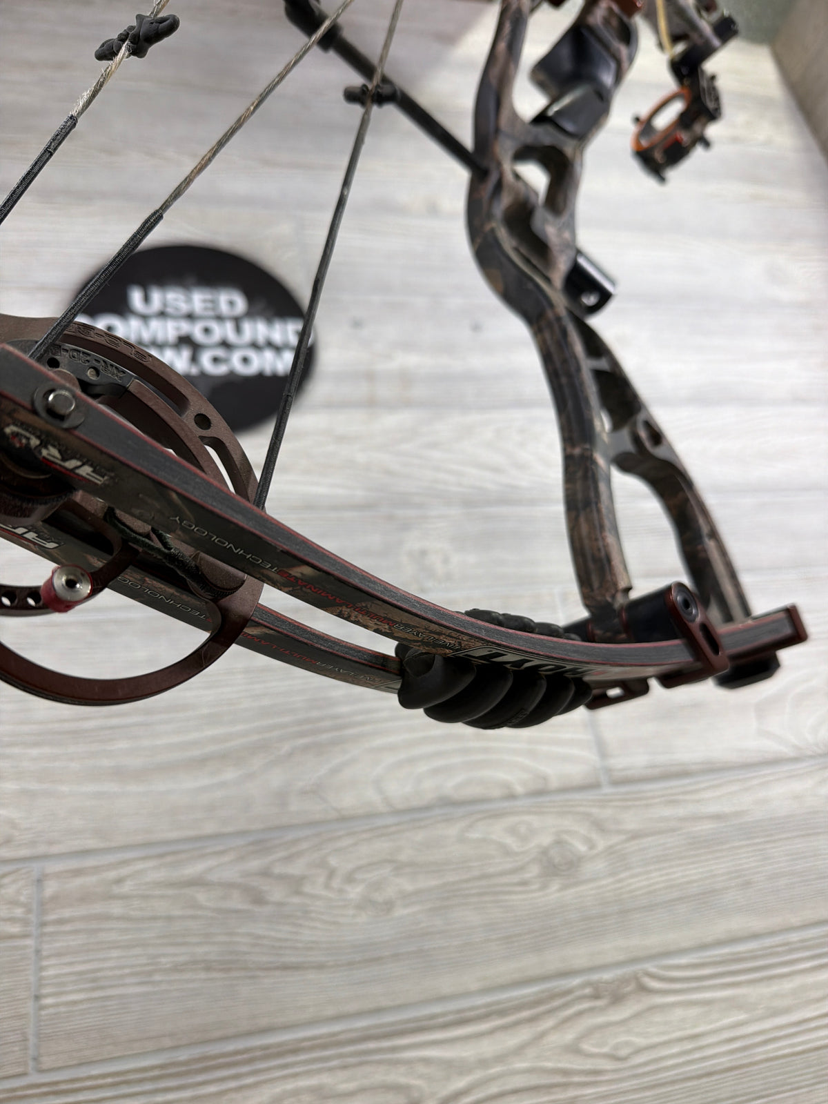 Hoyt CRX 32 27.5"/70# Right Handed Realtree package