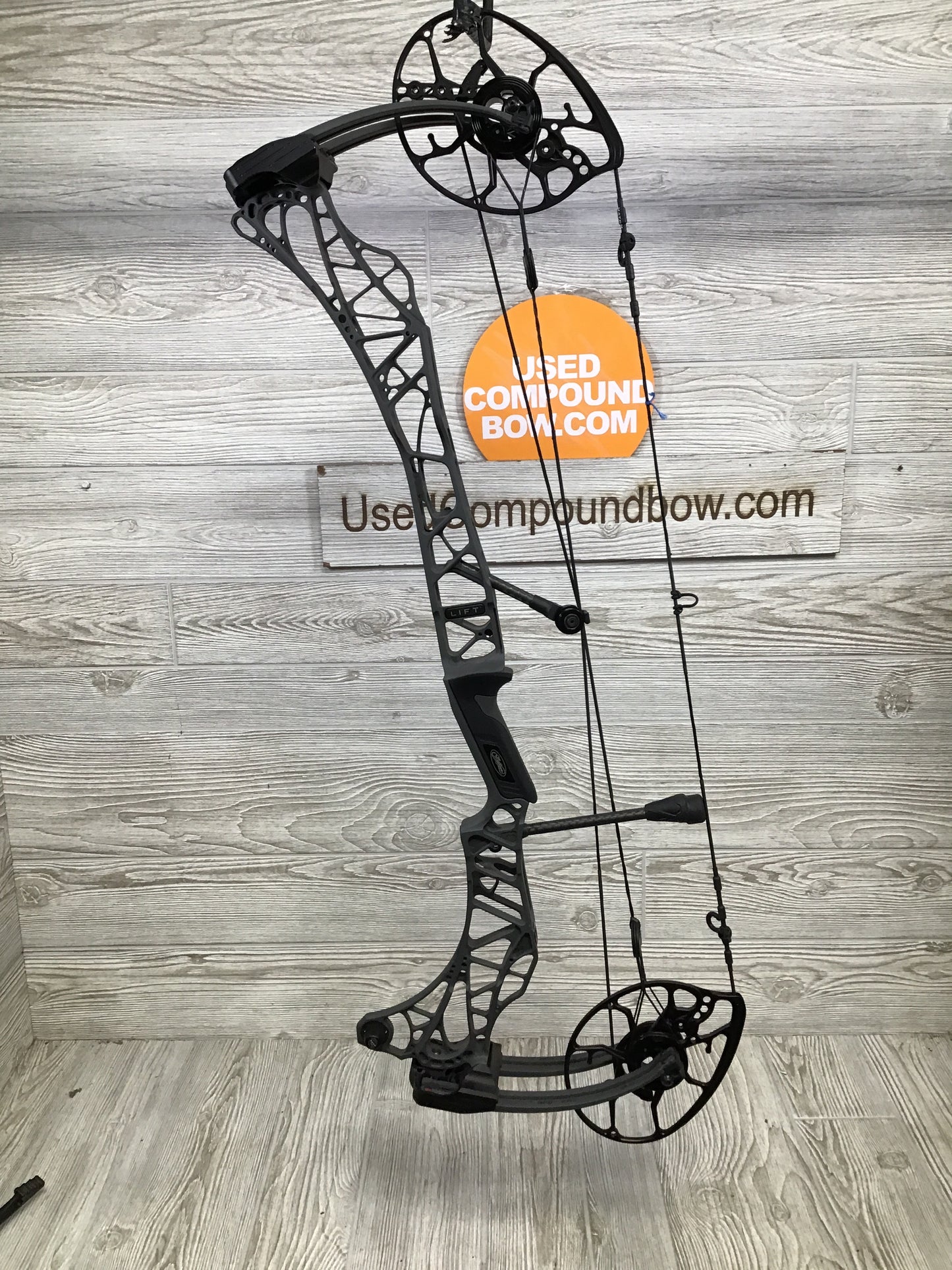 Used Mathews Lift X 29.5 Right Hand Shale 29/70