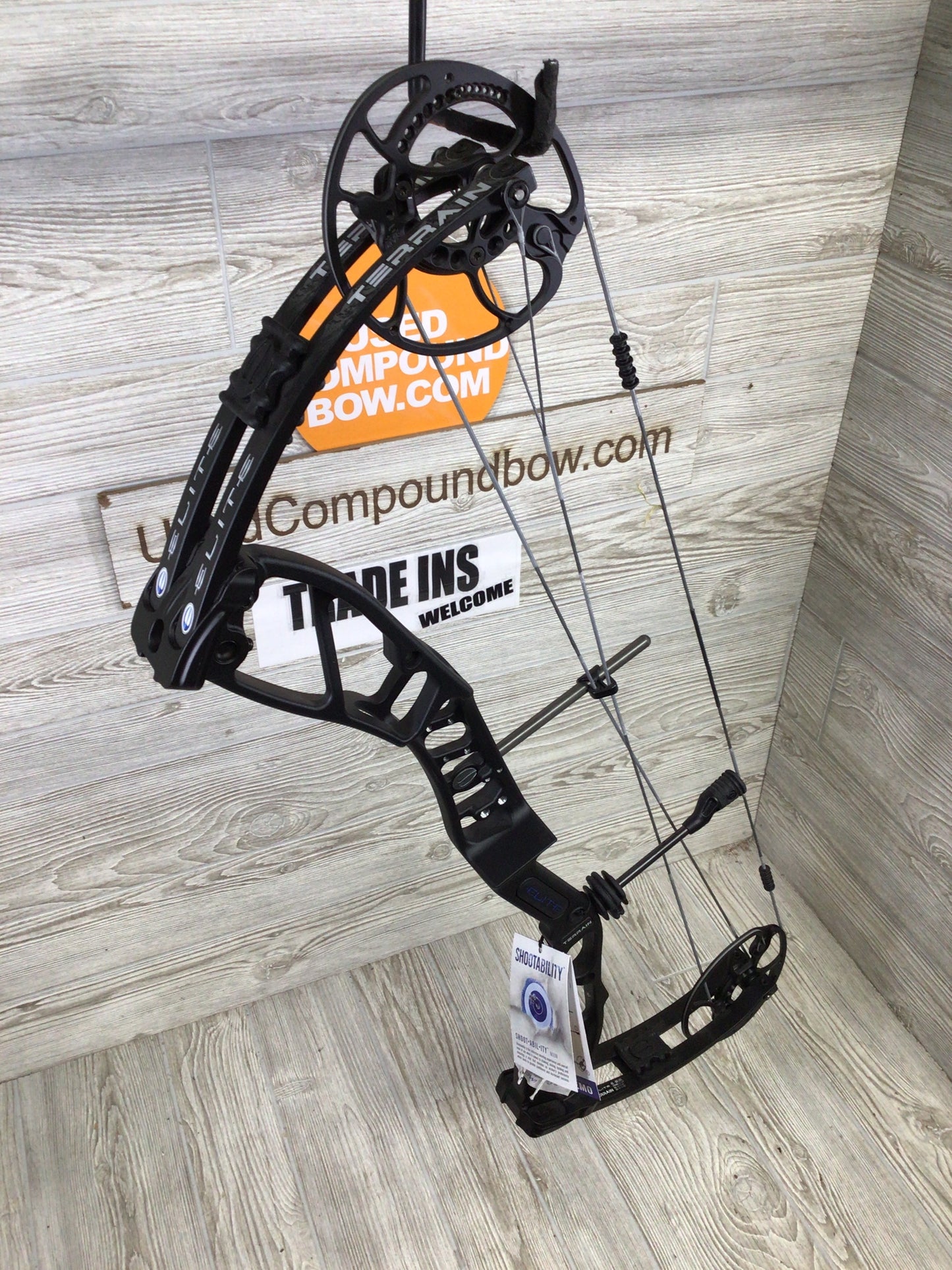 Elite Terrain RH Black 25.5-31.5" 45-60# Bow