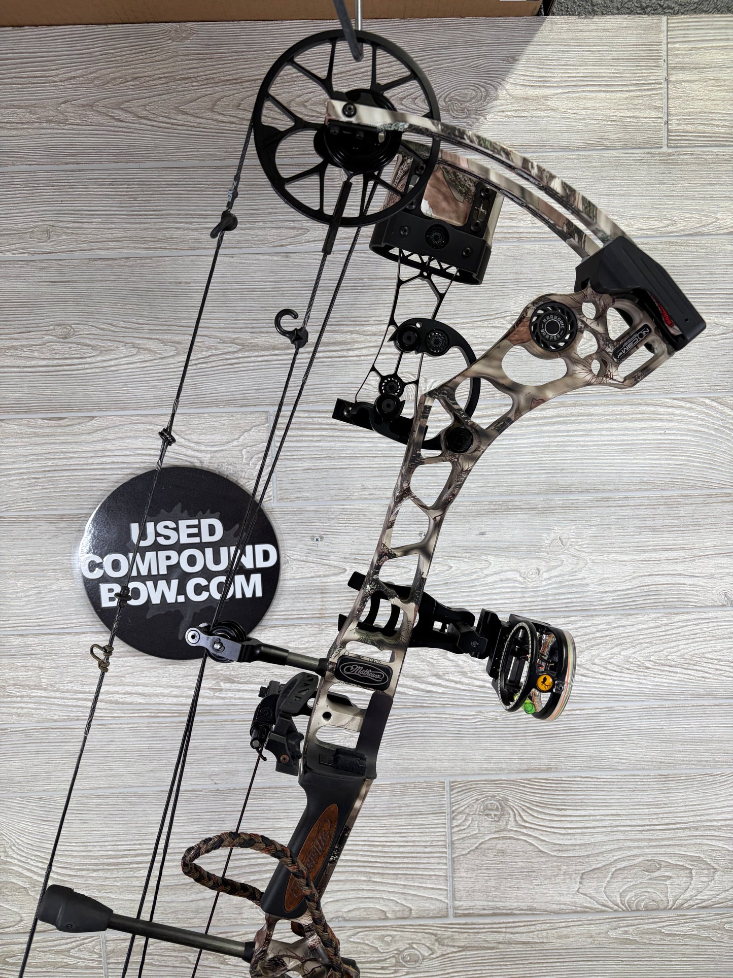 Used Mathews No Cam HTX 27"/70# Left Handed Package