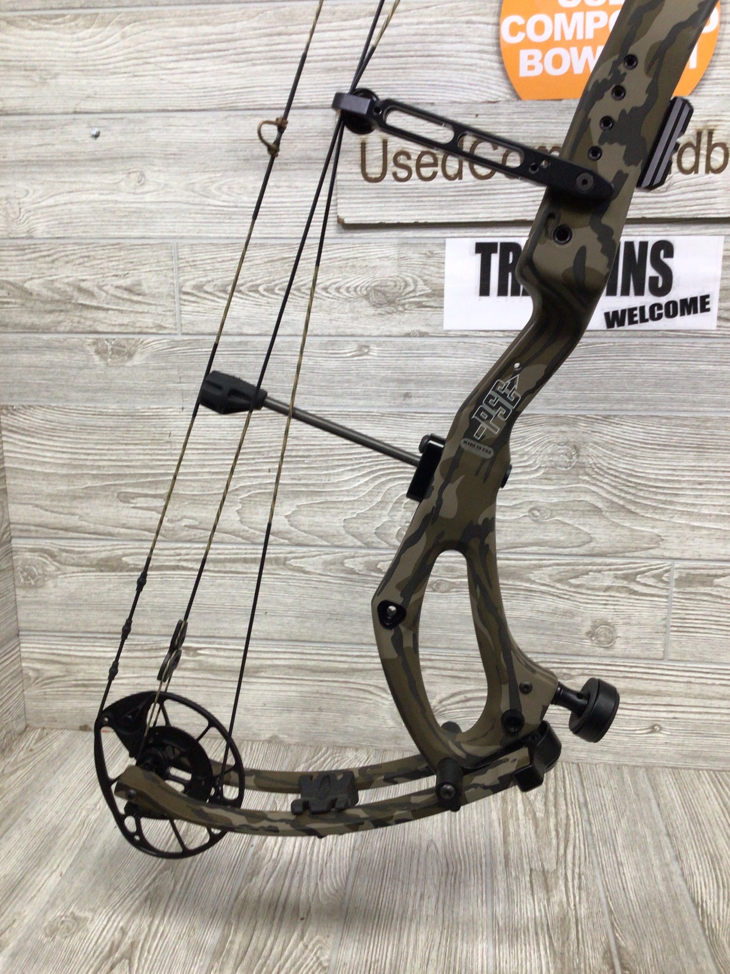 PSE Mach 35 right hand mossy oak bottomlands 60-70# 27-32.5"