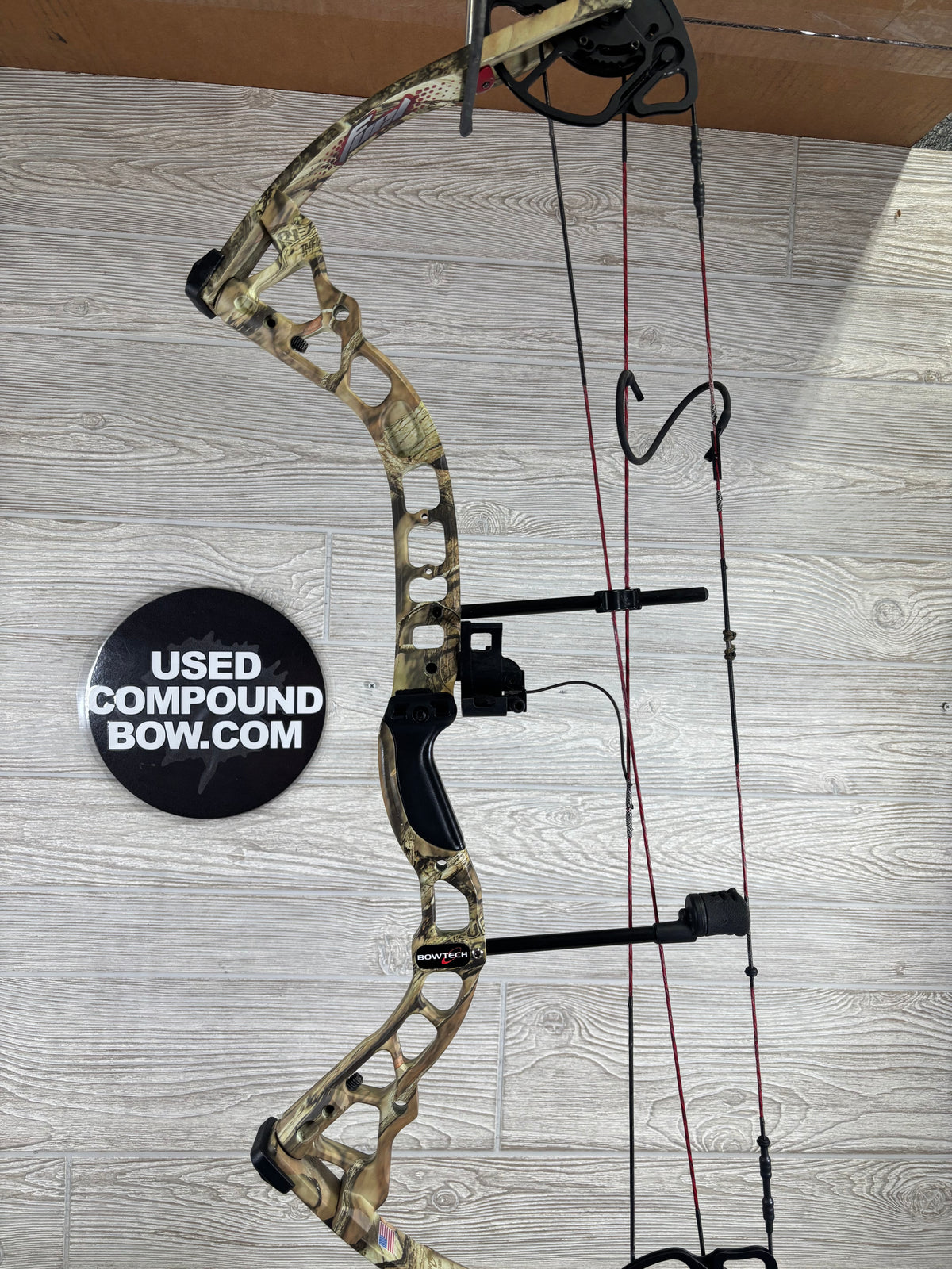 Bowtech Fuel Right Hand 18-30" 30-70lbs Camo