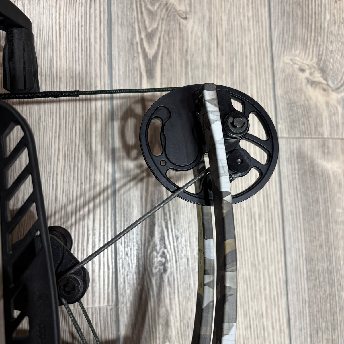 Used Tenpoint Flatline 460 Crossbow Package