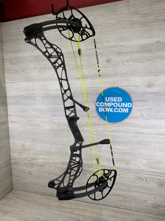 Used Mathews LIFT RS 28" 70lb Right Hand Shale Bow