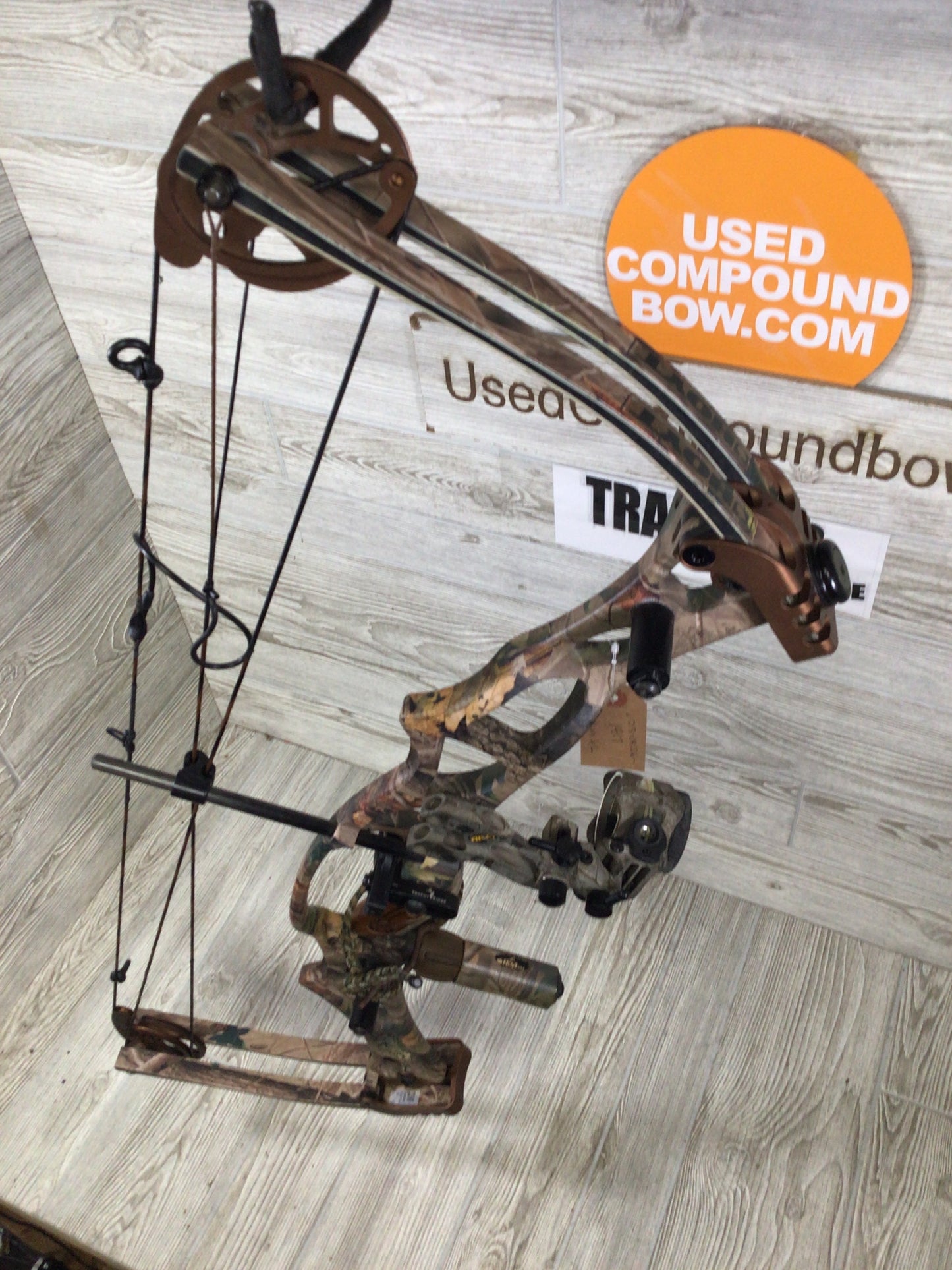 Used Hoyt Trykon XL Right Handed 28.5" 60-70# camo package