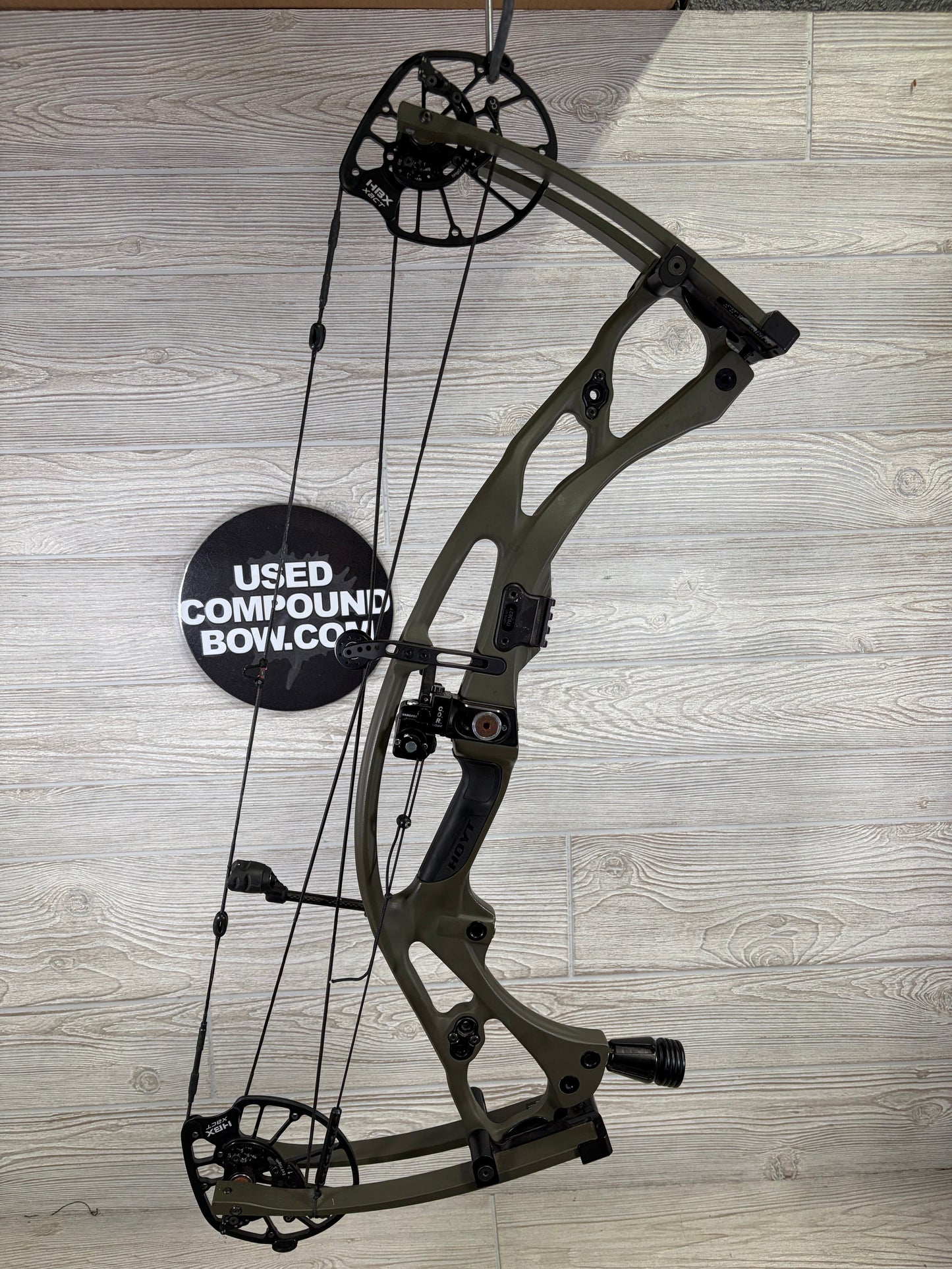 Hoyt RX-8 RH Wilderness 70lbs 25-28"
