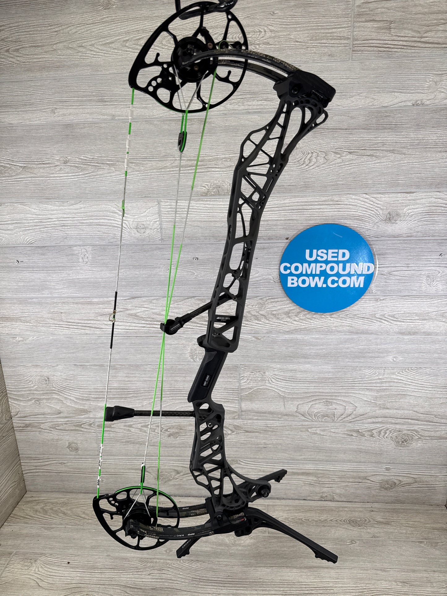 Used Mathews Lift X 29.5 Right Hand Shale with kuiu limbs