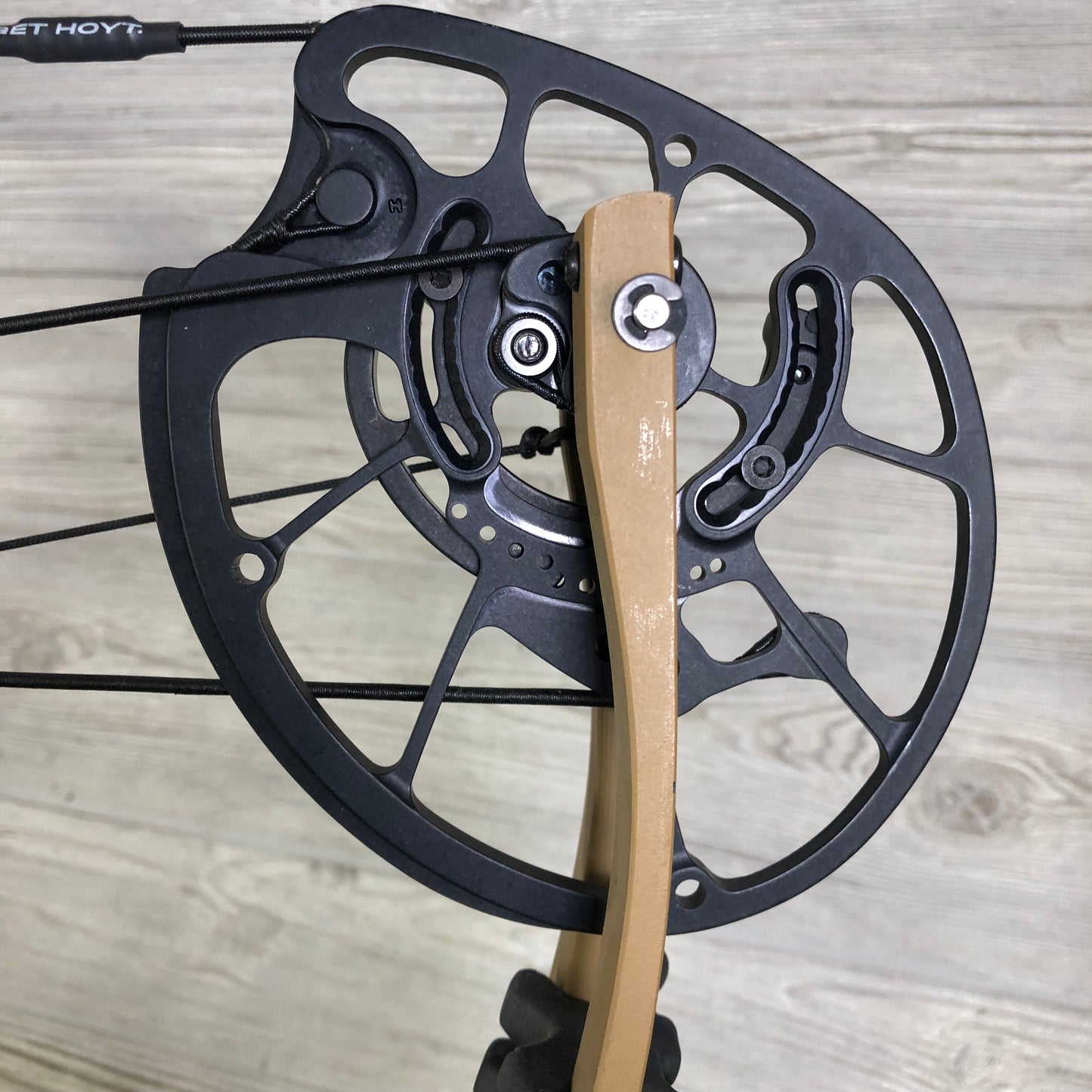 Used Hoyt Ventum 31 Right Handed Bourbon Package