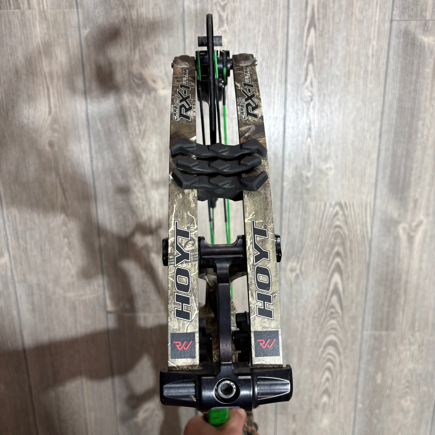 Used Hoyt Carbon RX-1 Ultra 28-31" 60-70lbs RH Realtree Edge with QAD Rest
