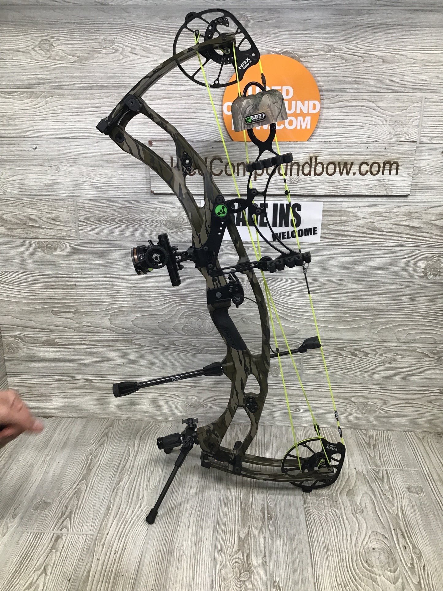 Used Hoyt RX-9 Ultra 28.25-29" 70lb Mossy Oak Bottomland Left Handed package
