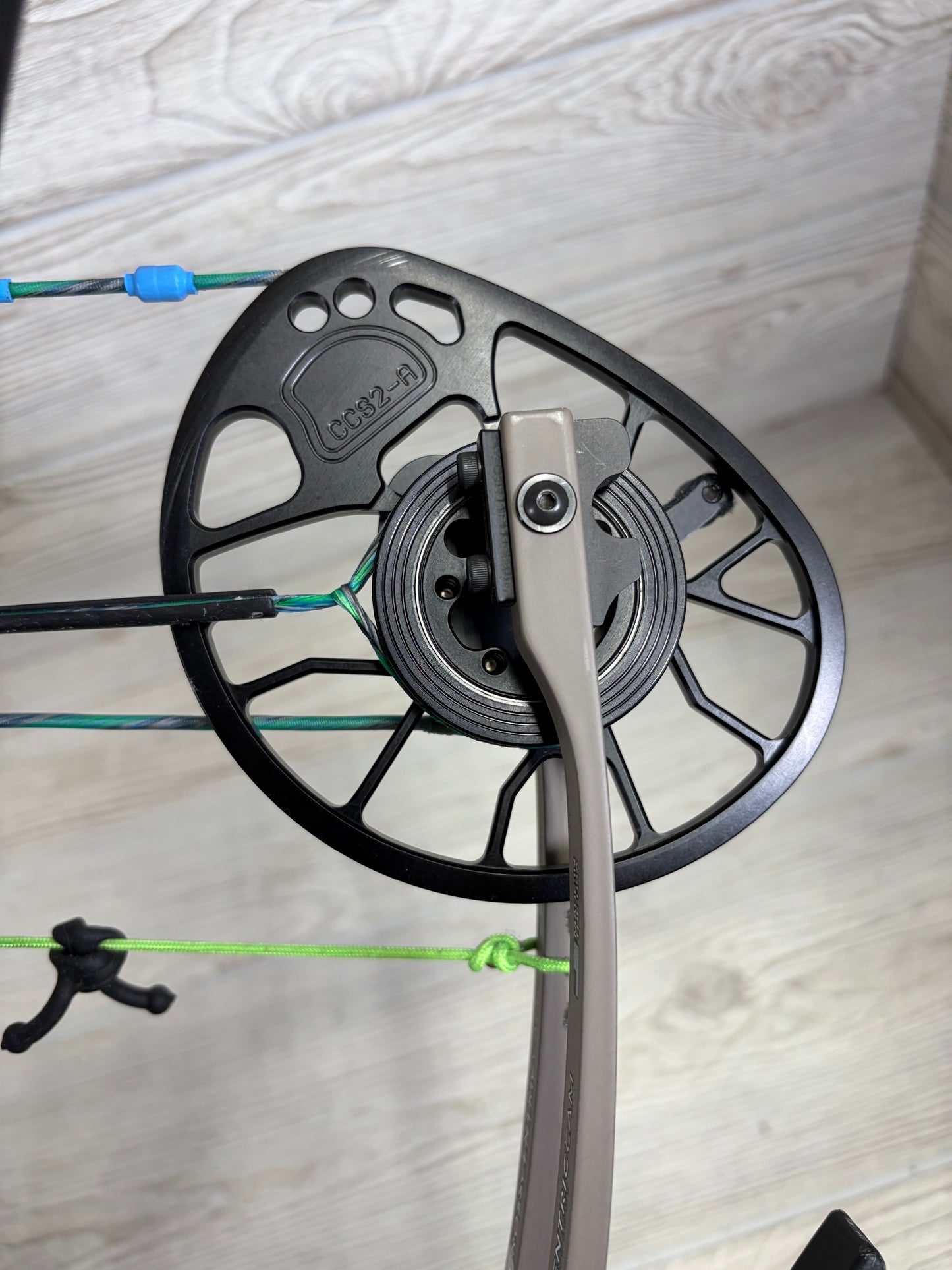 Mathews Prima Granite RH Bow Package 40# w Gas Bowstrings