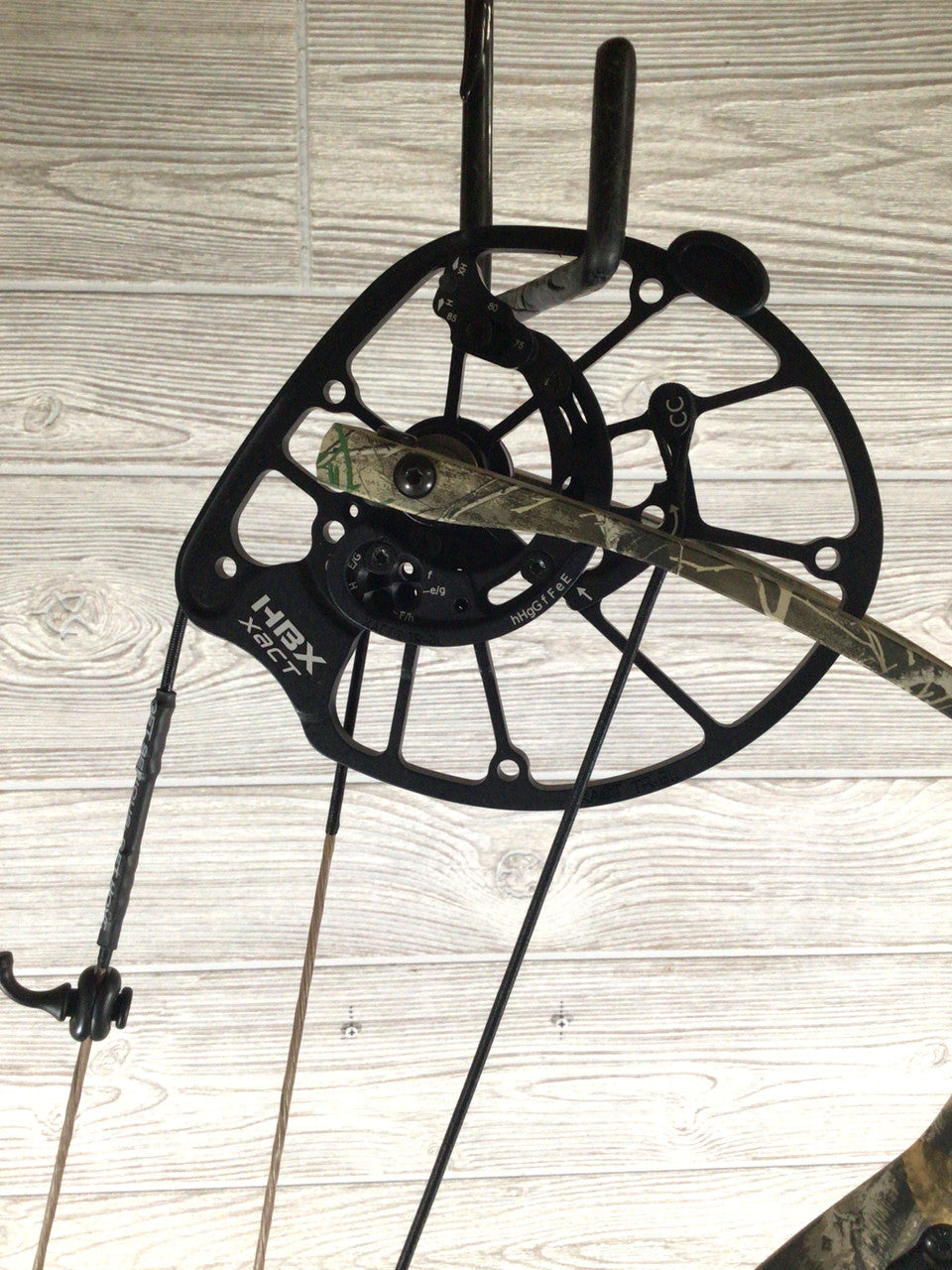 Hoyt RX-8 RH Realtree Edge 70lbs 25-30"